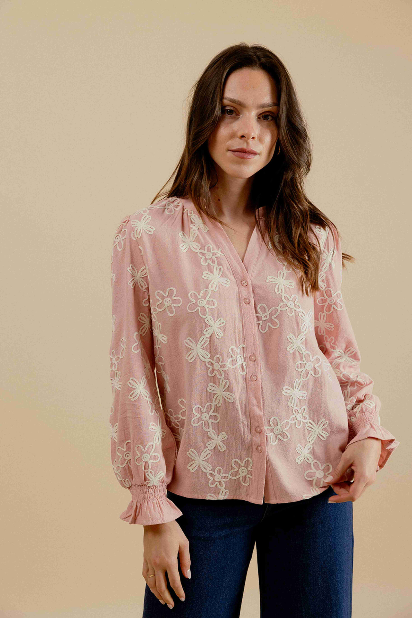 Wholesaler EMILIE K PRET A PORTER - Shirt with long sleeves and a floral print.