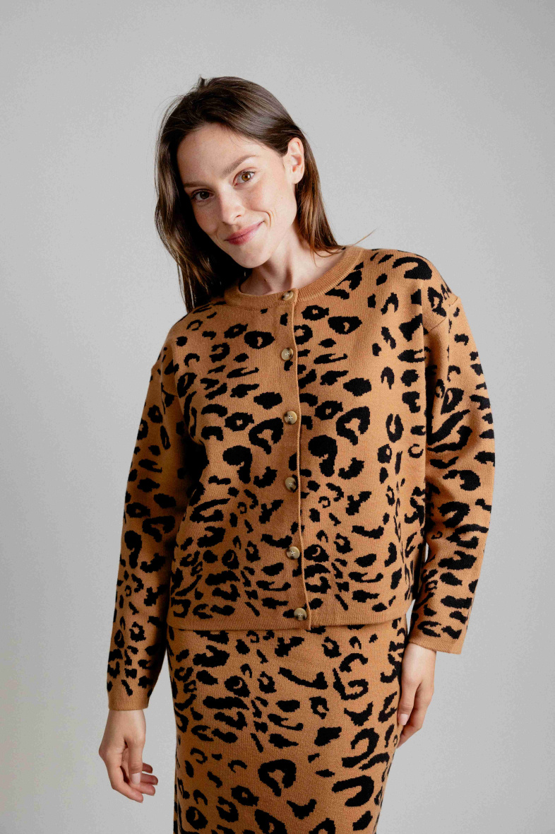 Wholesaler EMILIE K PRET A PORTER - Round-neck leopard cardigan