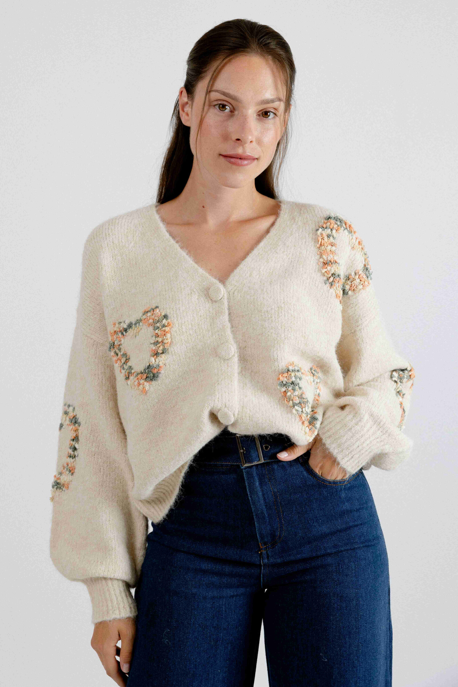 Wholesaler EMILIE K PRET A PORTER - Chunky knit V-neck cardigan with multi-colored heart motifs