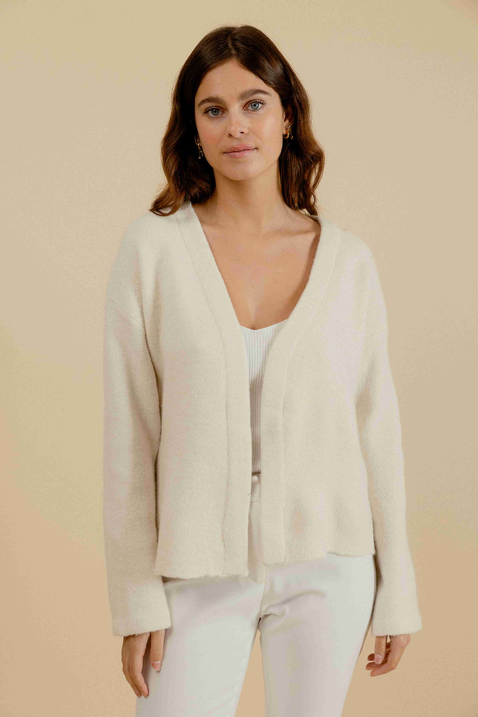 Wholesaler EMILIE K PRET A PORTER - Black woolen vest without closing