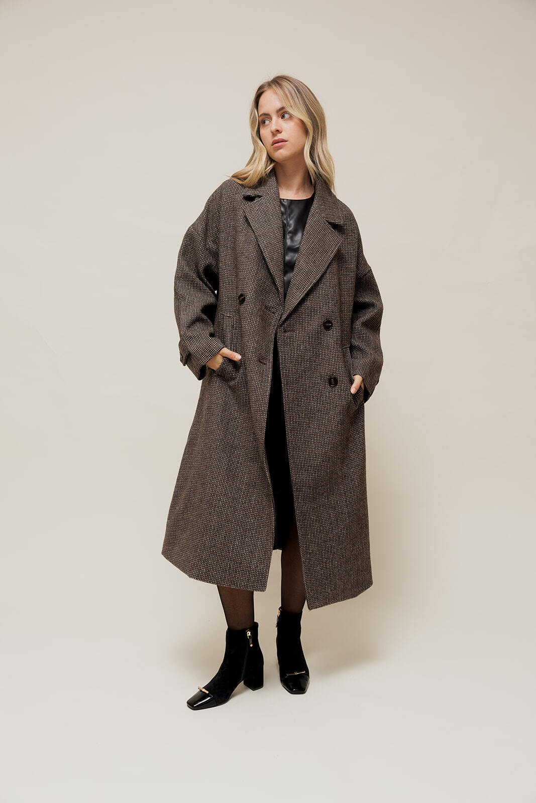 Grossiste EMILIE K PRET A PORTER - NORALY - Manteau Long Oversize en Chevron à Double Boutonnage