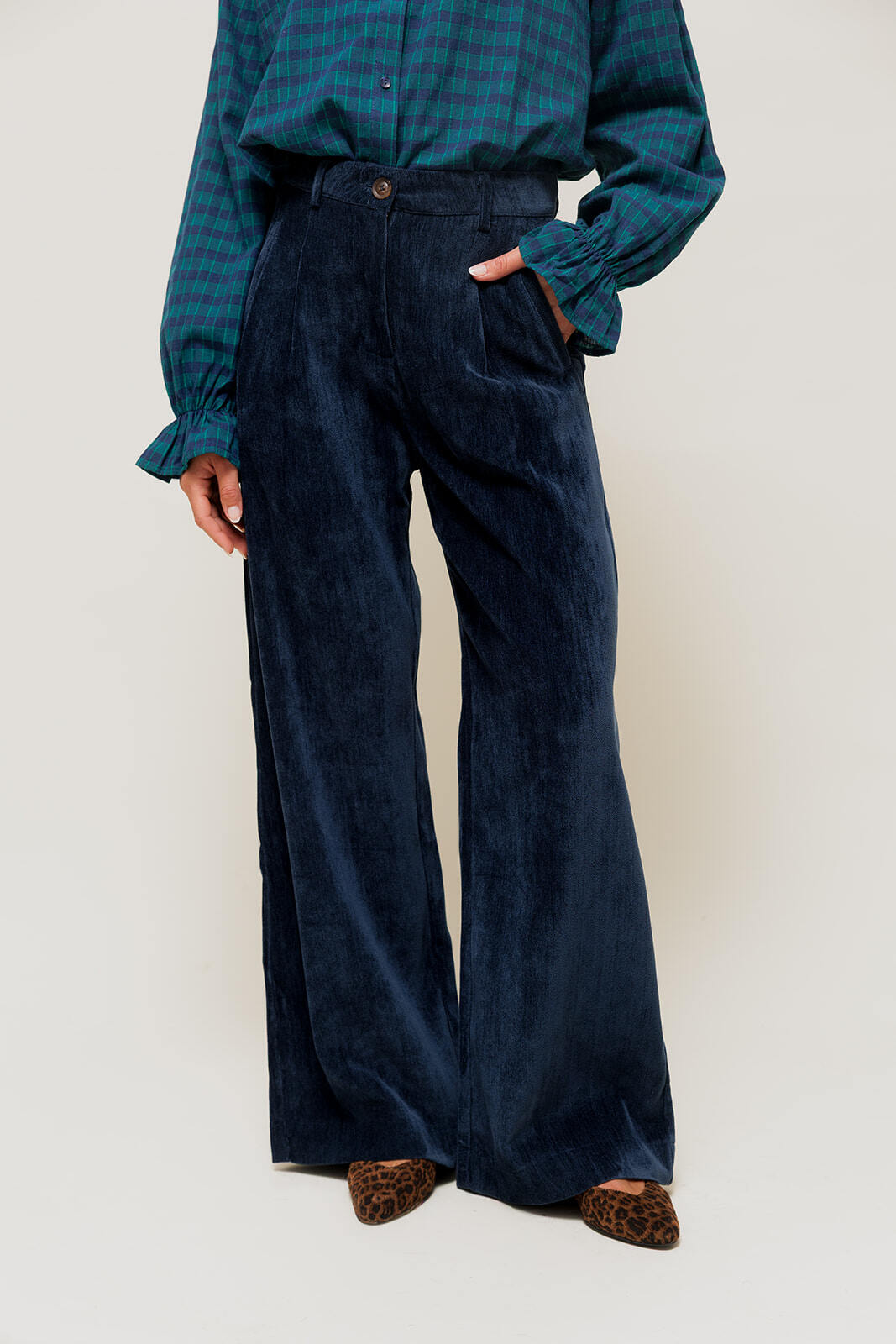Grossiste EMILIE K PRET A PORTER - LYSORA - Pantalon Large effet Velours