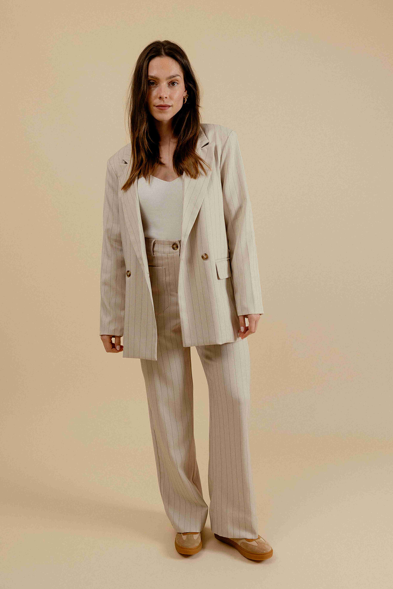Wholesaler EMILIE K PRET A PORTER - Large and high cut pants.