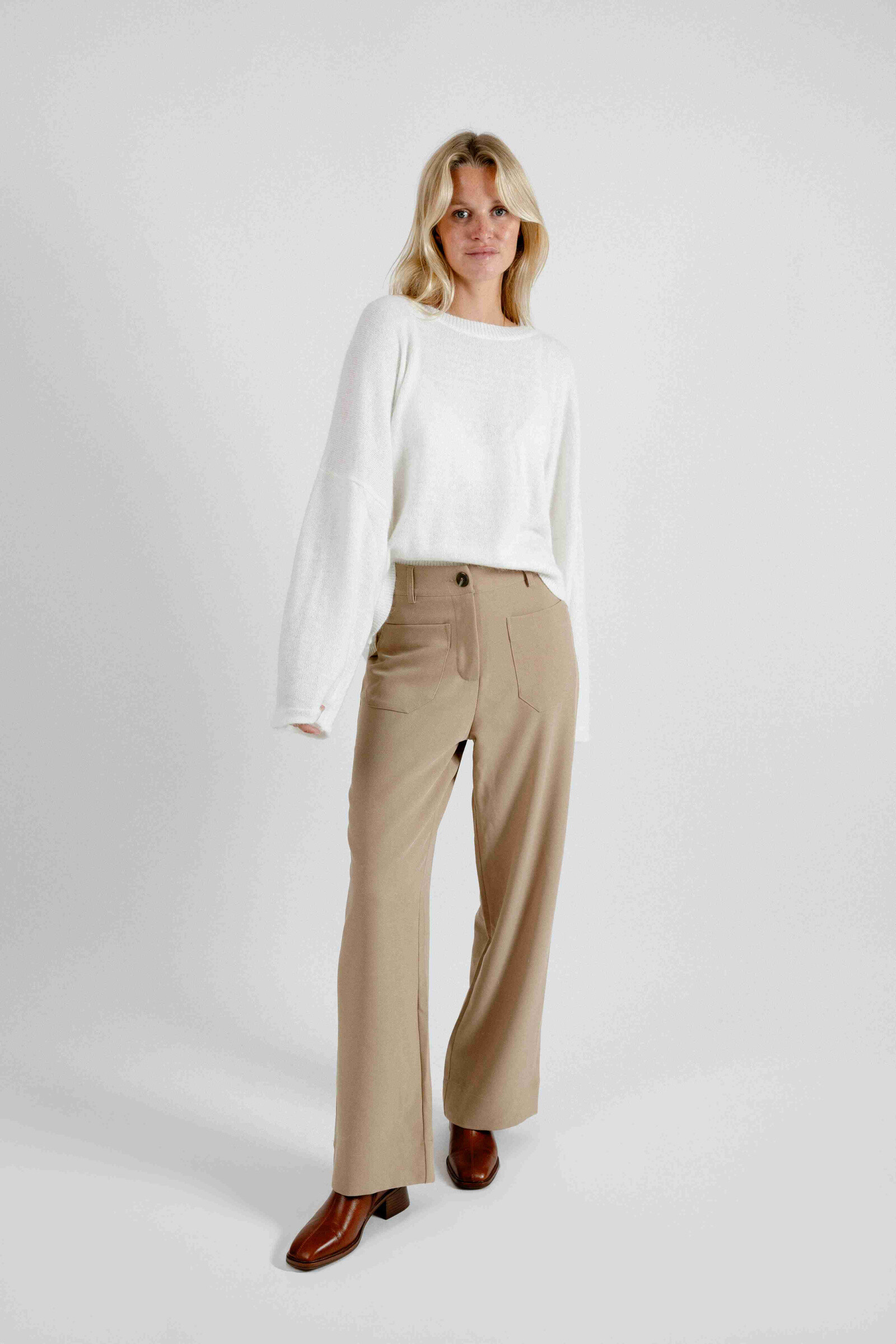 Wholesaler EMILIE K PRET A PORTER - Gray angora knit sweater with an oversized cut and a boat neck