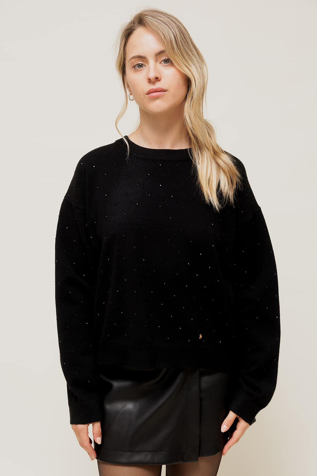 Grossiste EMILIE K PRET A PORTER - MAELYNE - Pull Col Rond Large avec Strass