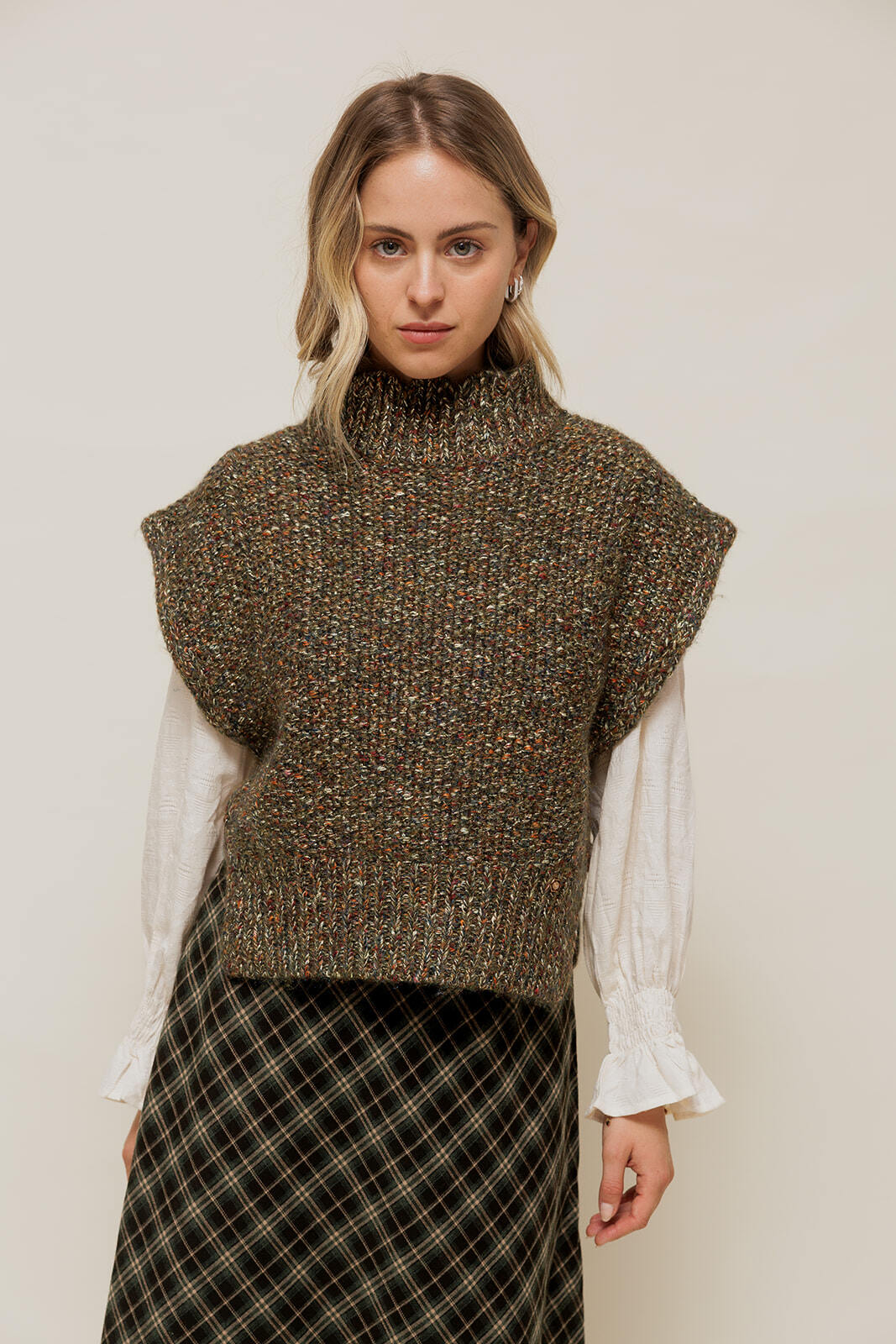 Grossiste EMILIE K PRET A PORTER - ISALINEY - Pull Sans Manches Col Haut