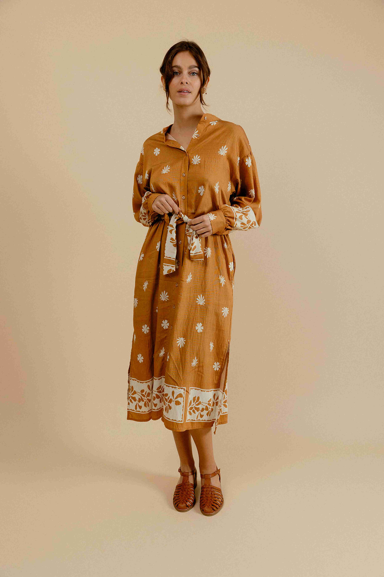 Wholesaler EMILIE K PRET A PORTER - Mid-length dress with a Flora print.