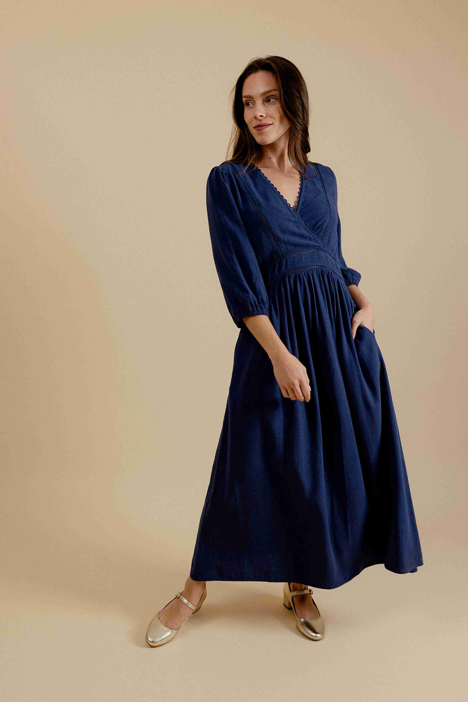 Wholesaler EMILIE K PRET A PORTER - Cache-hearting dress, 3/4 sleeves and a gathered size.