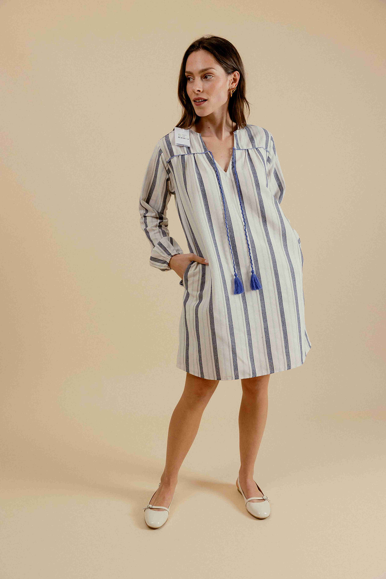 Wholesaler EMILIE K PRET A PORTER - Short dress V -neck with braided cords, side pockets.