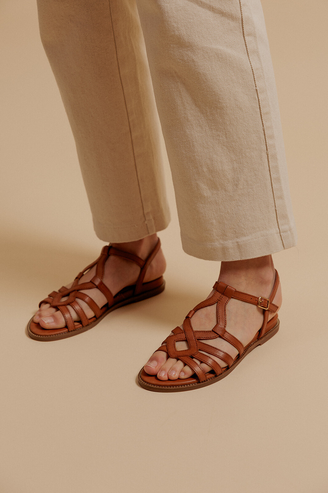 Mayorista EMILIE KARSTON - Sandal de Sabine Flat en cuero de trabajo abierto con brida de tobillo
