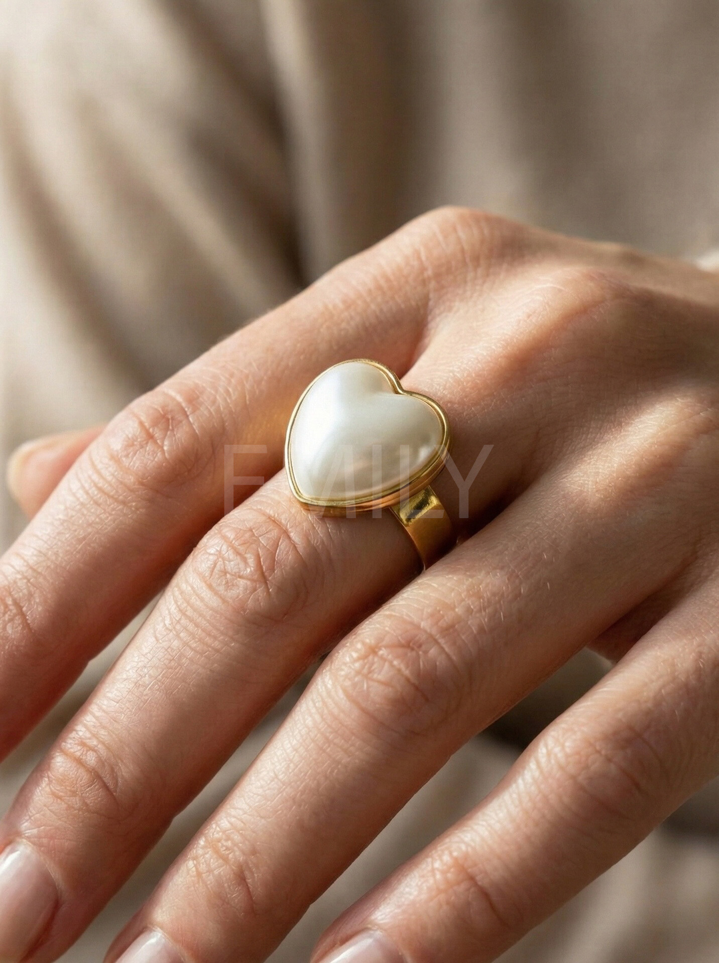 Mayorista Emily - Anillo ajustable de acero inoxidable dorado Corazón Perla