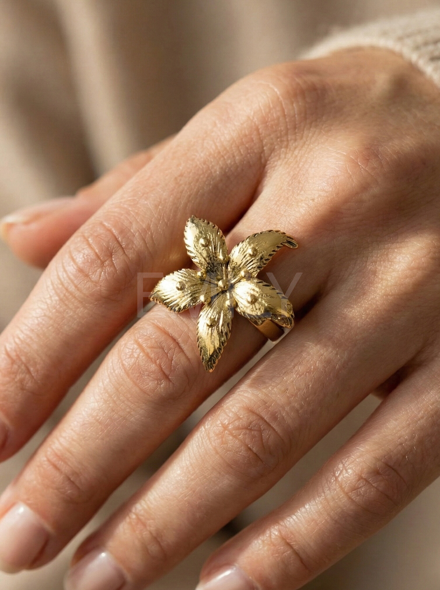Mayorista Emily - Anillo ajustable de acero inoxidable dorado Flor