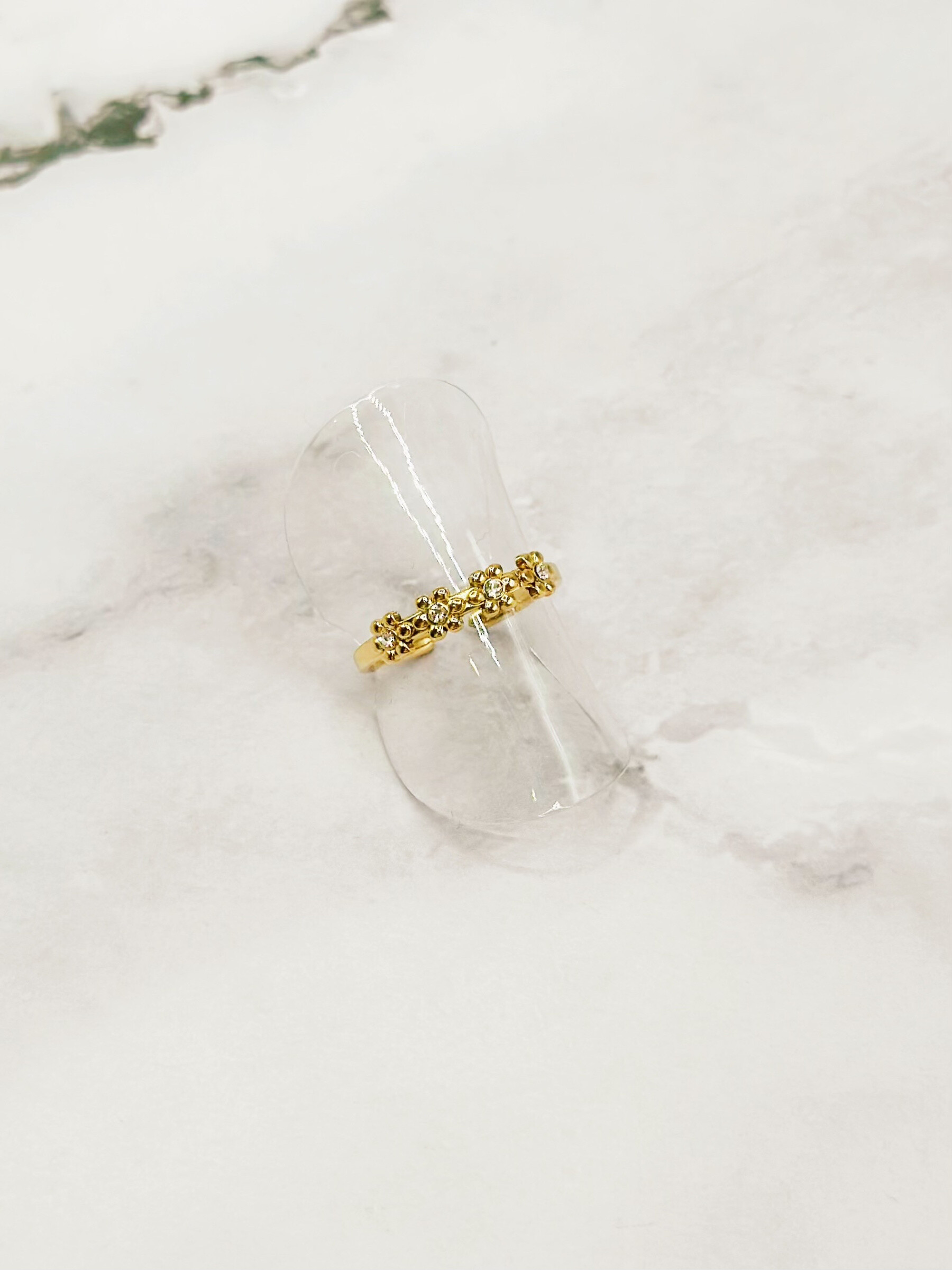 Grossiste Emily - Bague en acier inoxydable ajustable Fleurs