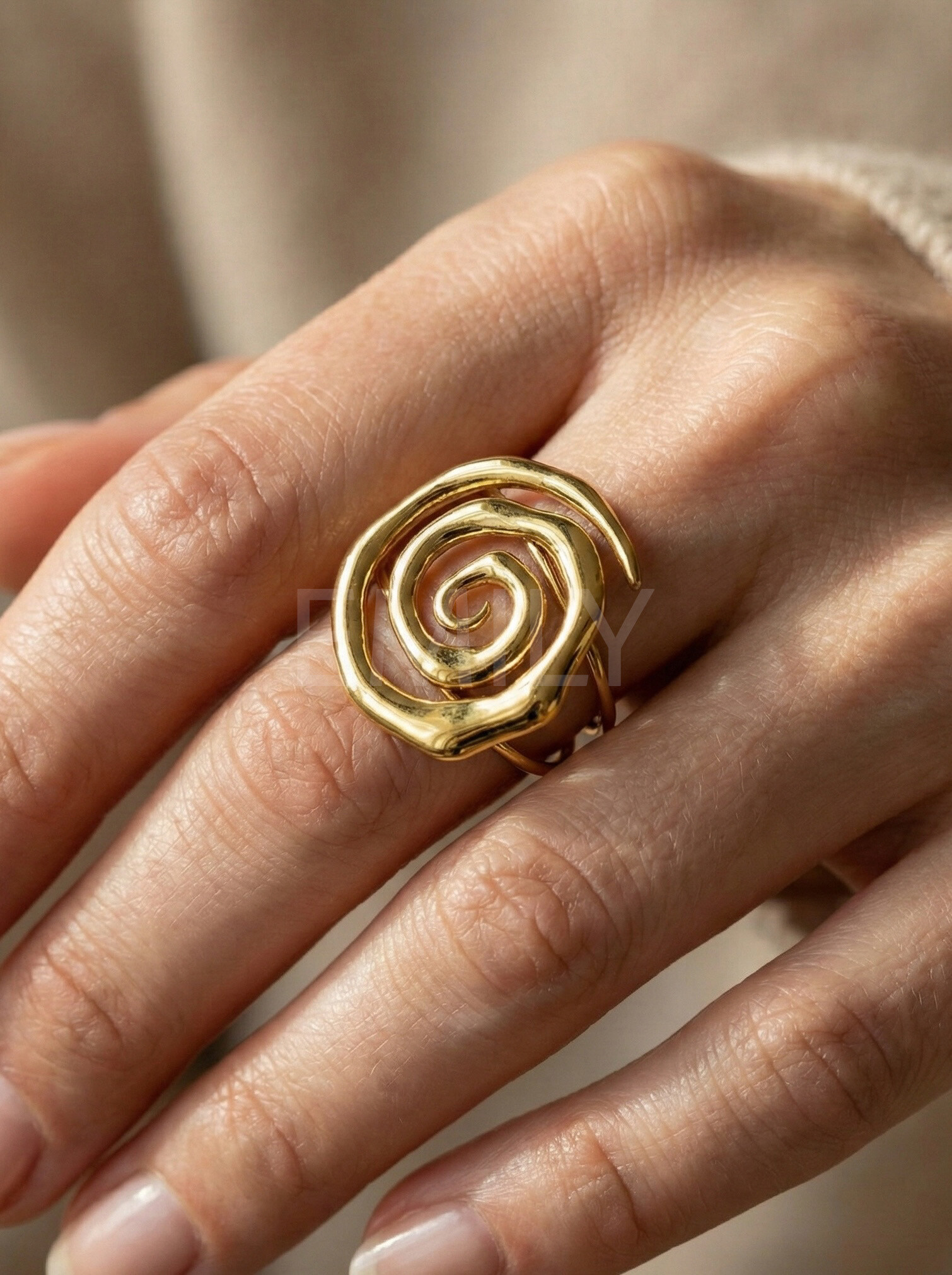 Mayorista Emily - Anillo dorado de acero inoxidable ajustable Torbellino