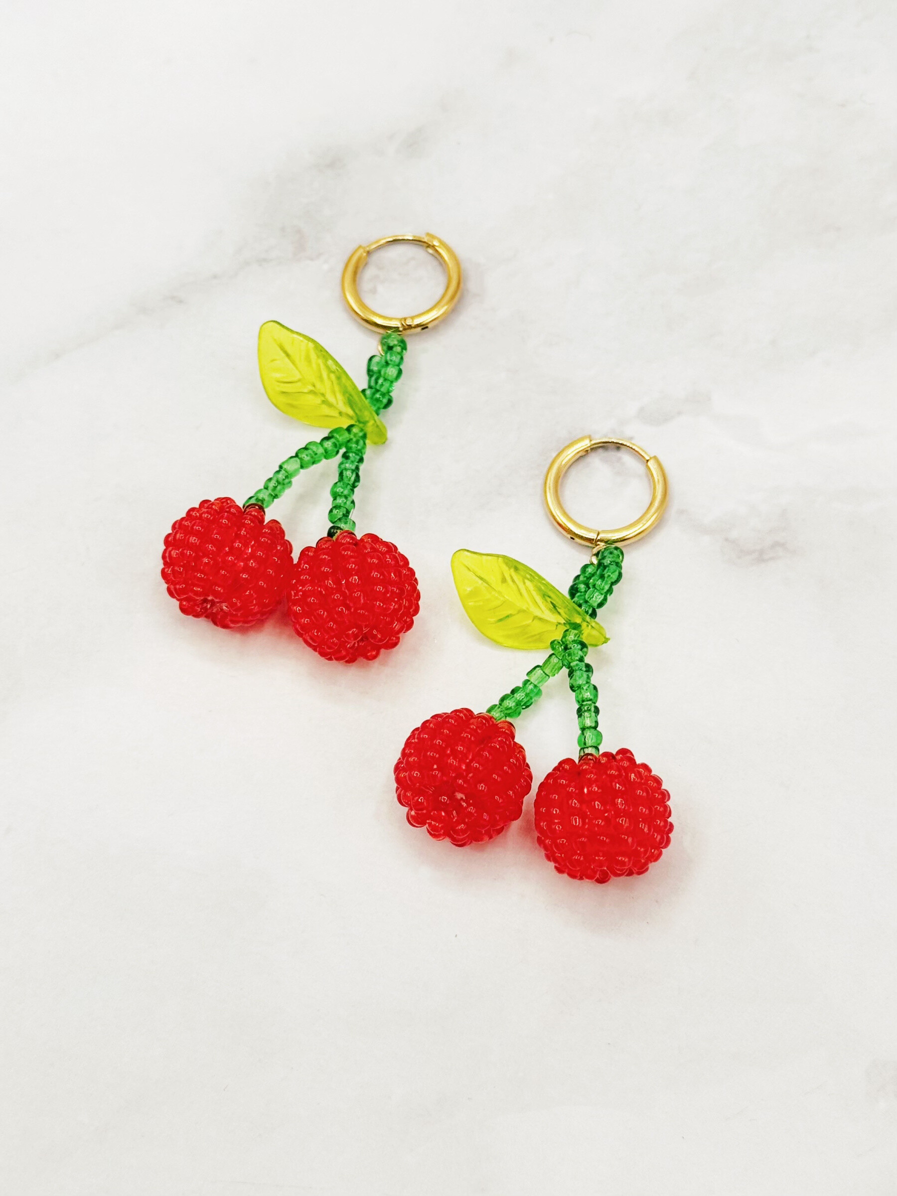 Grossiste Emily - Boucles d'oreilles en acier inoxydable Cerises Fruitées