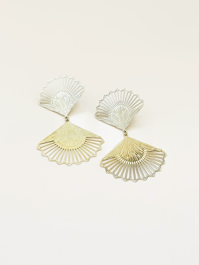 Mayorista Emily - Pendientes de abanico de acero inoxidable dorado Mayorista Emily - Pendientes de abanico de acero inoxidable dorado