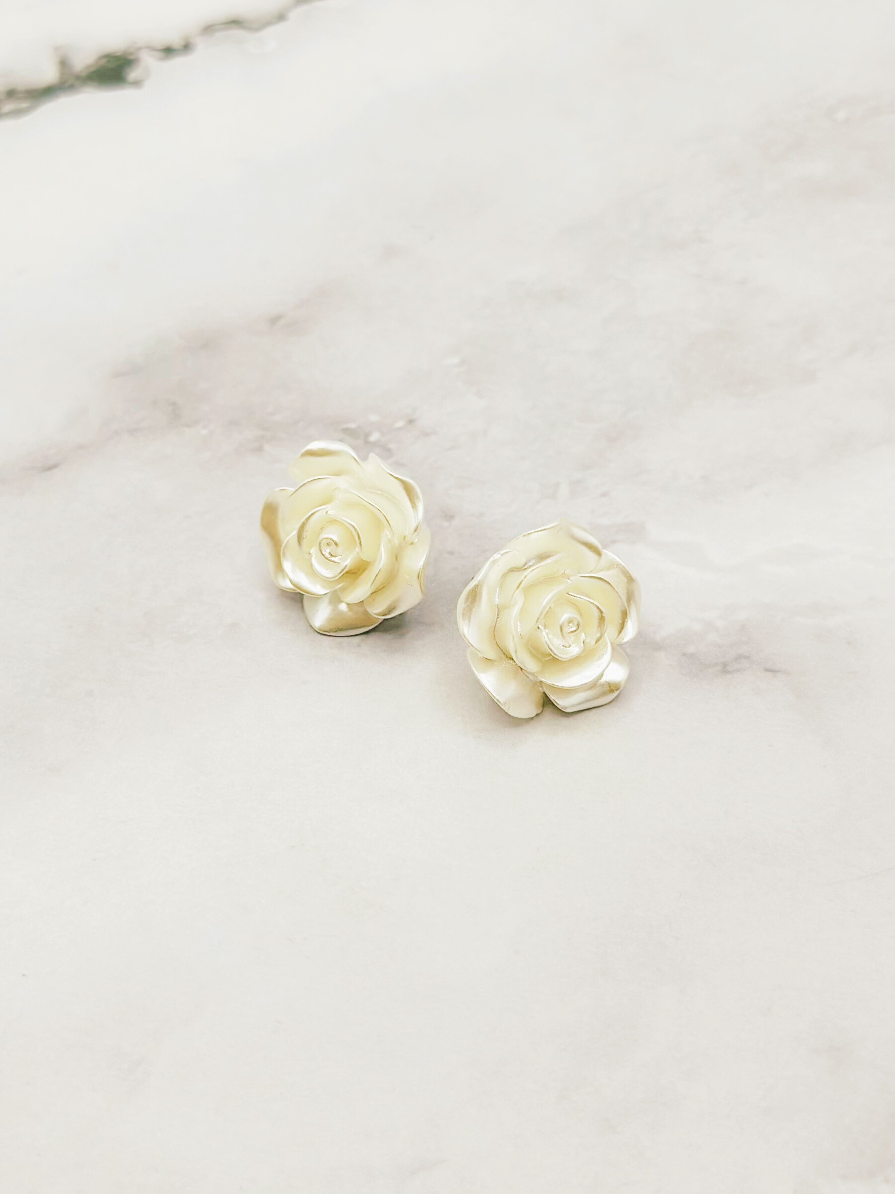 Grossiste Emily - Boucles d'oreilles en acier inoxydable Roses