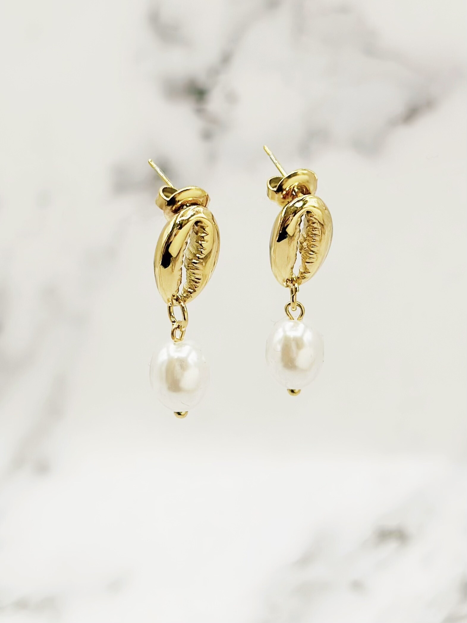 Wholesaler Emily - Starfish and white pearl stainless steel earrings