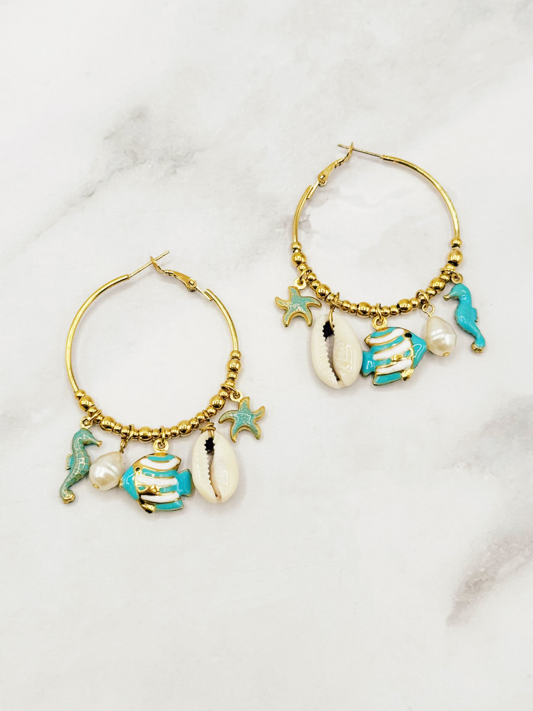 Grossiste Emily - Boucles d'oreilles en acier inoxydable Créoles Charms