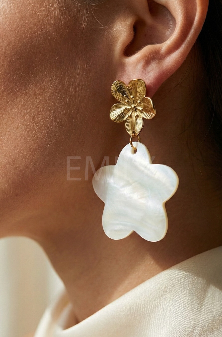 Wholesaler Emily - Stainless Steel Earrings with Mother-of-Pearl Flowers