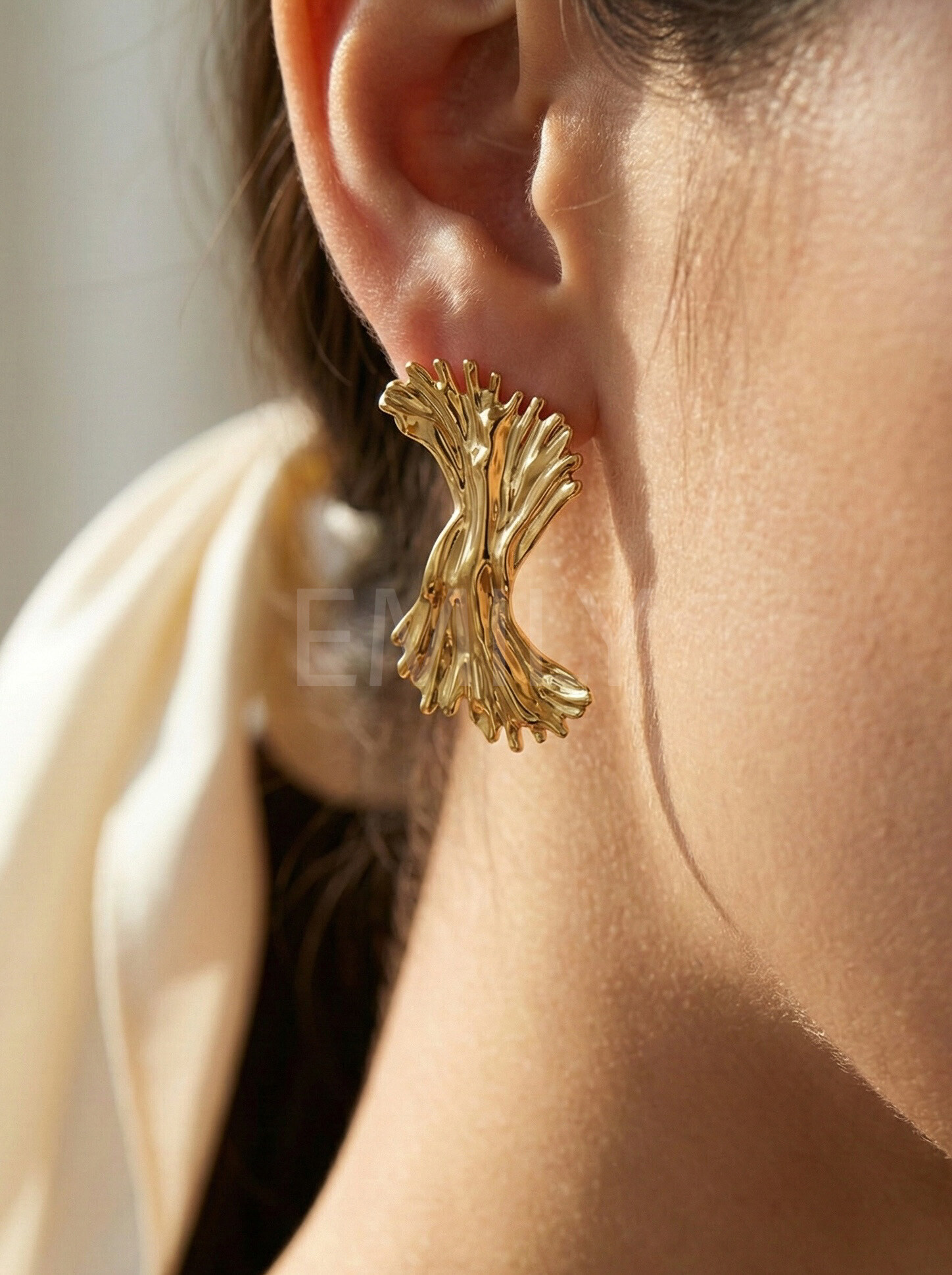 Mayorista Emily - Pendientes de acero inoxidable dorado