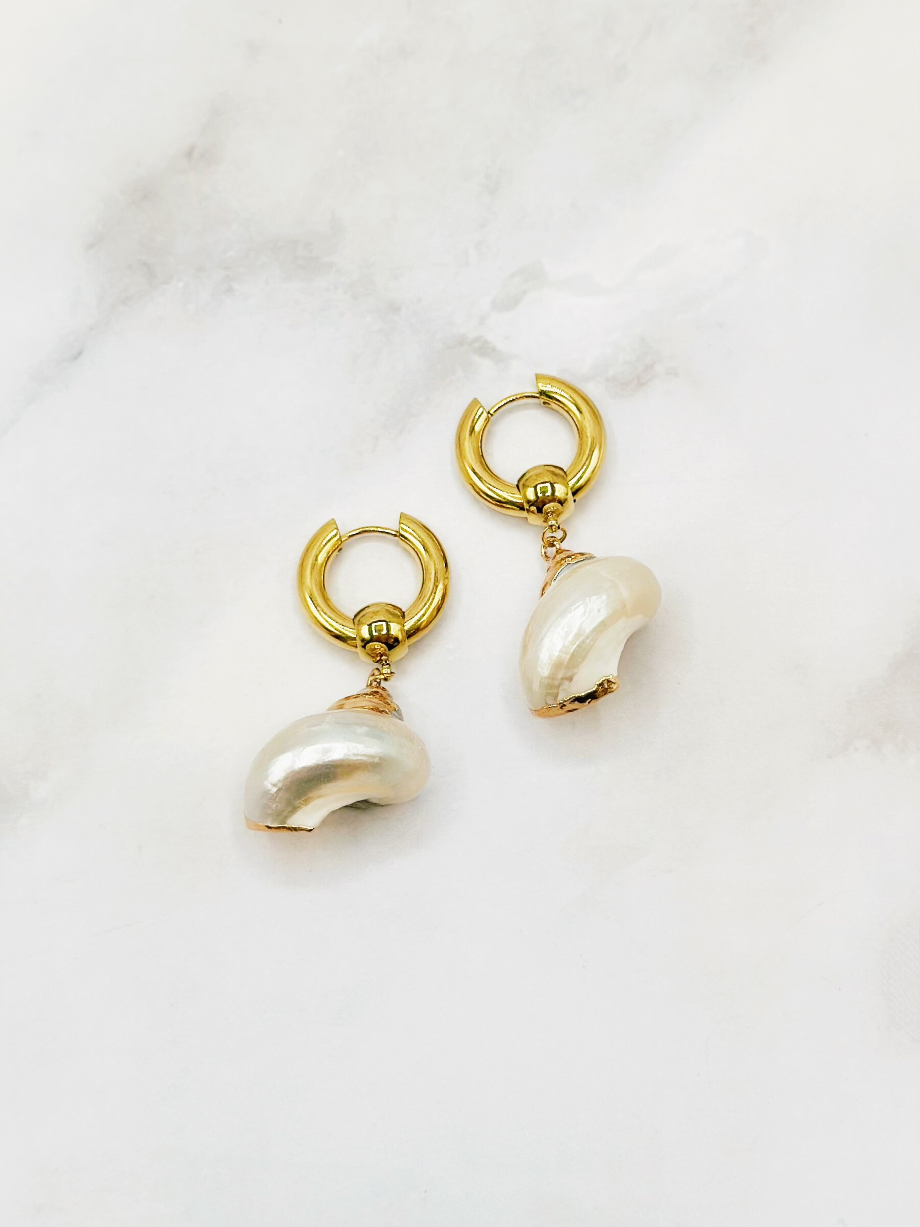 Grossiste Emily - Boucles d'oreilles en acier inoxydable Coquillages
