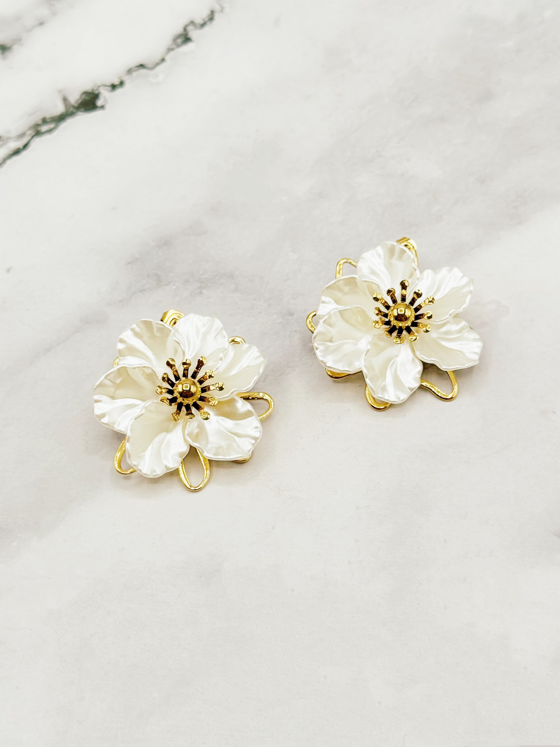 Mayorista Emily - Pendientes de acero con estrella de mar y perla blanca