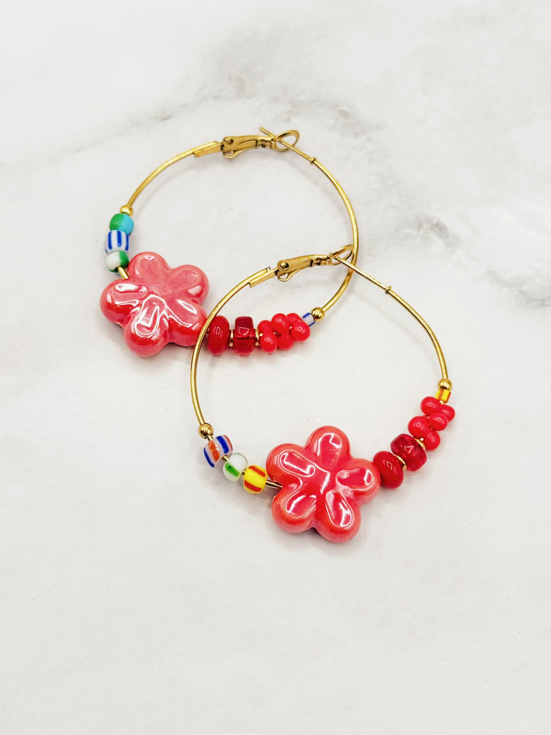 Wholesaler Emily - Stainless Steel Hoop Earrings with Floral Design