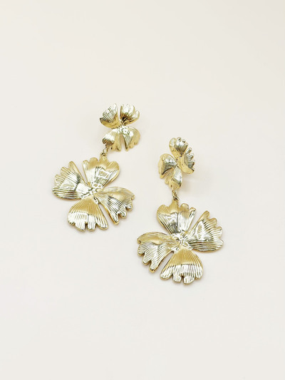 Mayorista Emily - Pendientes de acero inoxidable dorado Flores Mayorista Emily - Pendientes de acero inoxidable dorado Flores