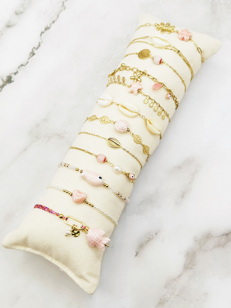 Grossiste Emily - 12 bracelets en acier inoxydable sur coussin