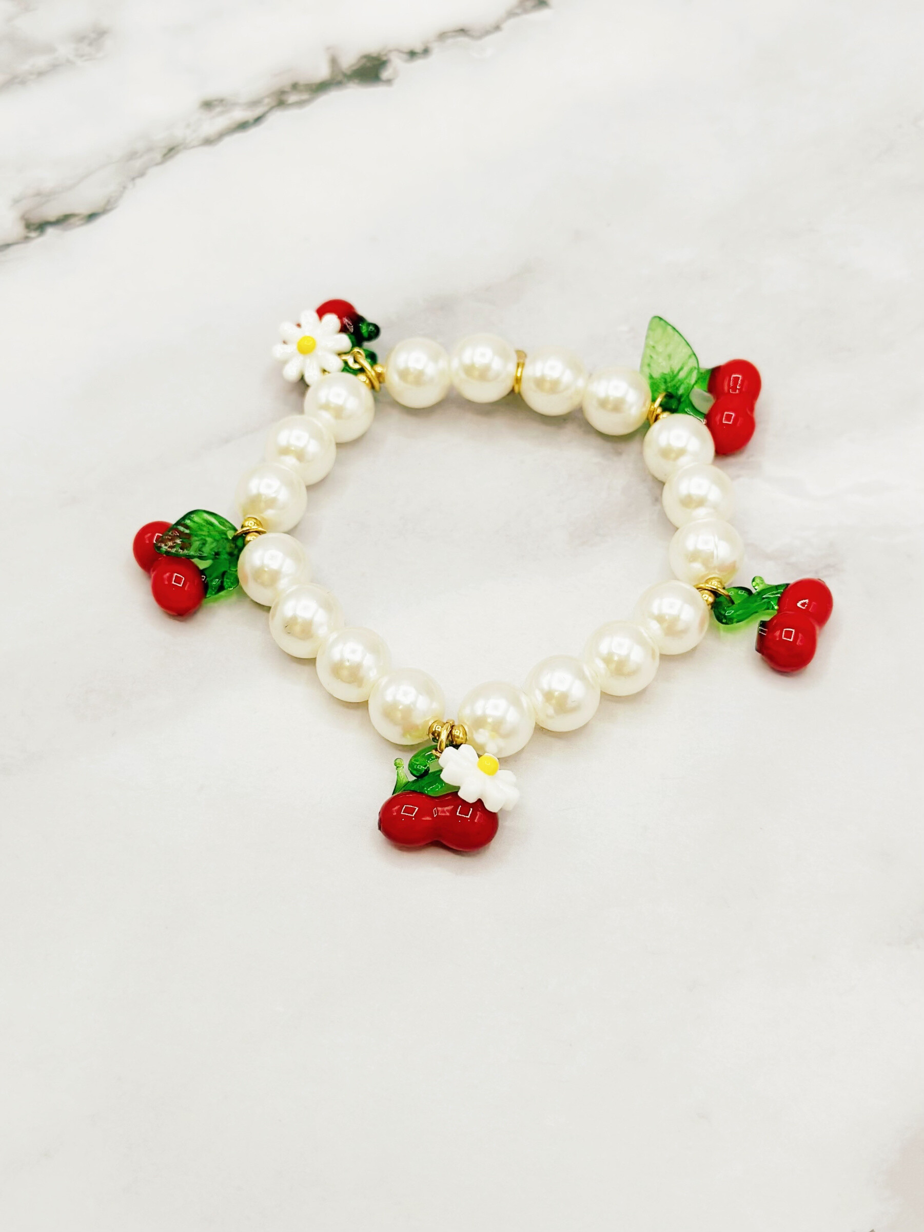 Grossiste Emily - Bracelet en acier inoxydable élastique Cerises