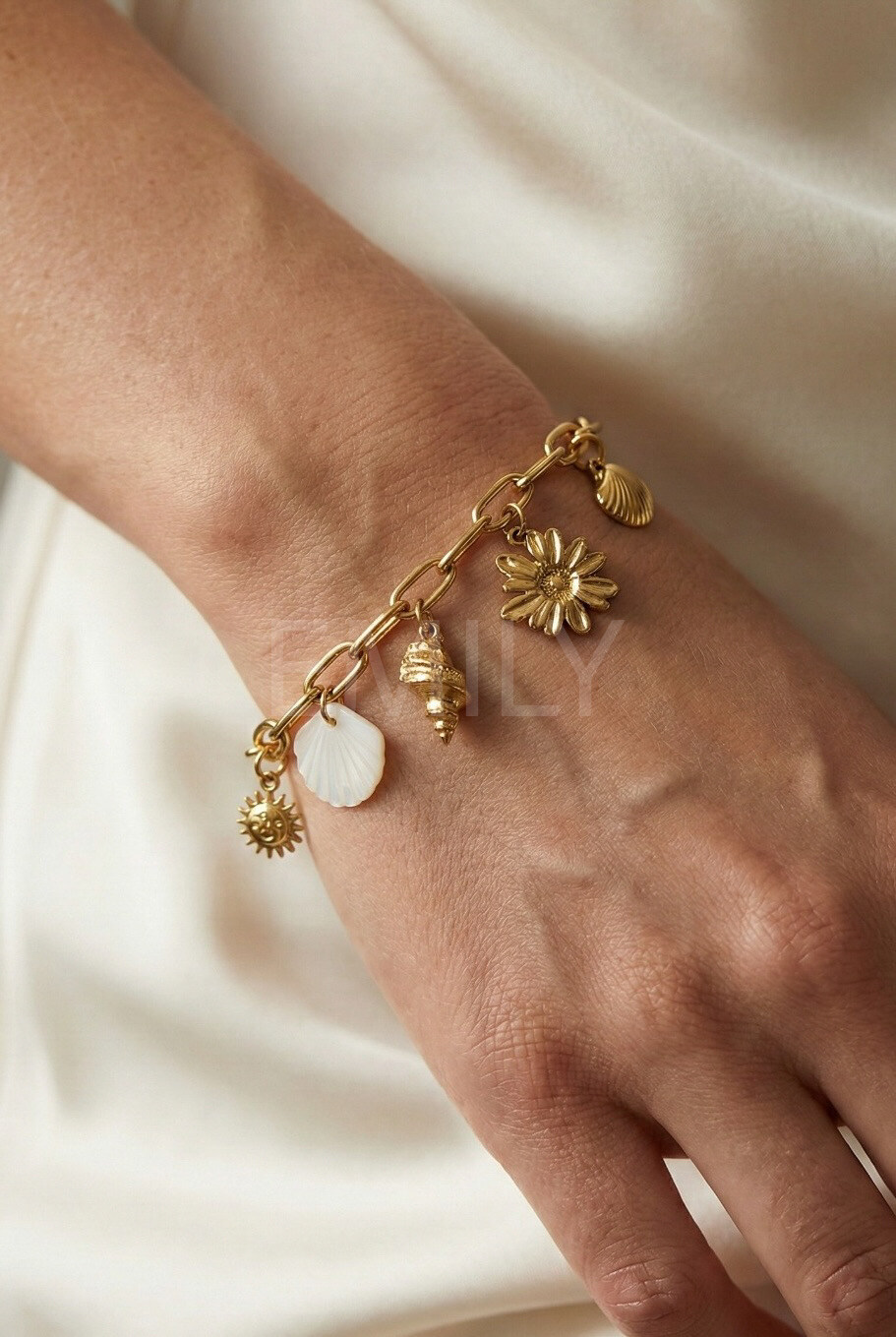Mayorista Emily - Pulsera ajustable de acero inoxidable con dijes