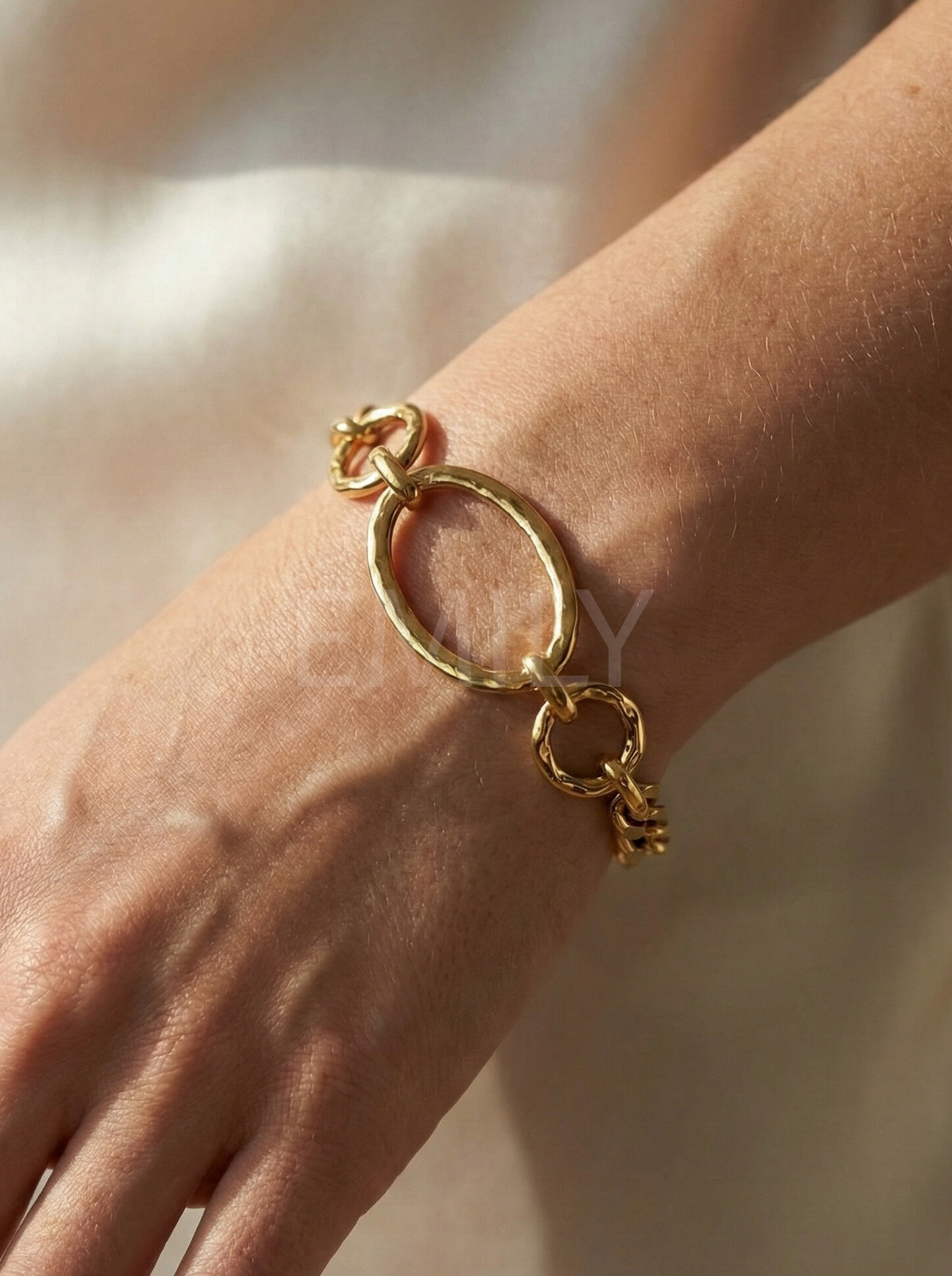 Wholesaler Emily - Adjustable stainless steel bracelet with hammered ring