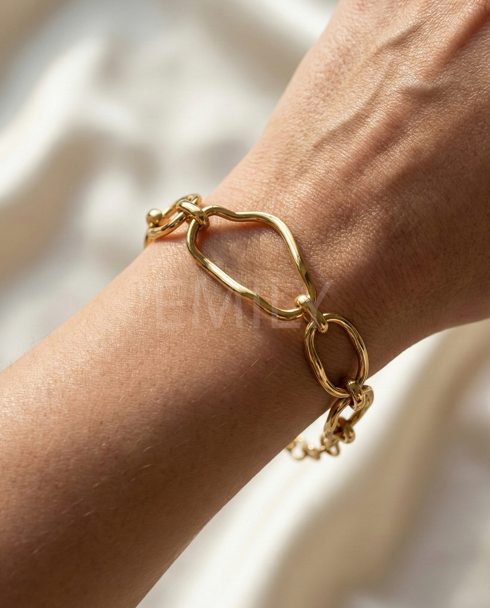Wholesaler Emily - Adjustable Stainless Steel Bracelet with Organic Links
