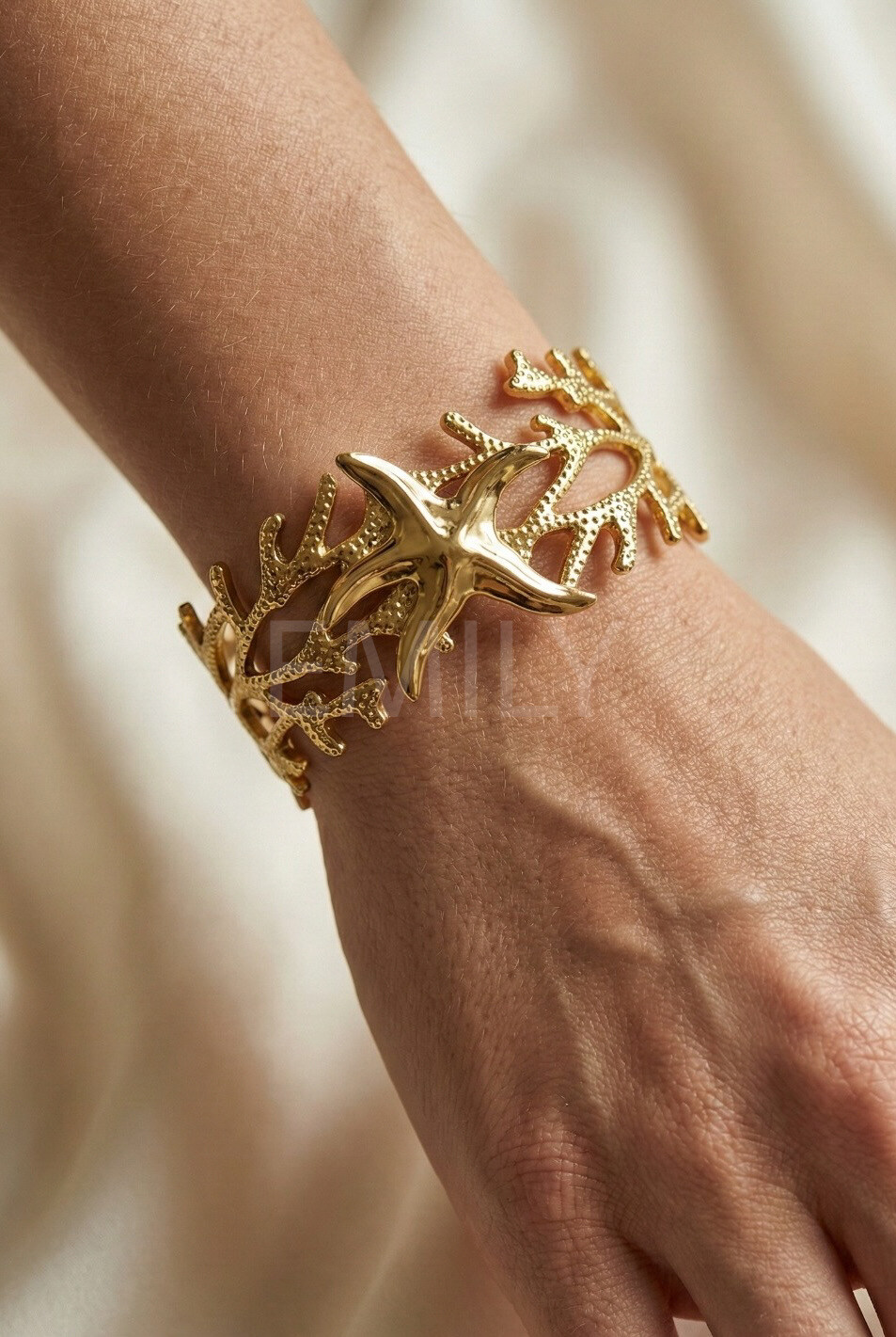 Grossista Emily - Bracciale aperto regolabile in acciaio inossidabile Corallo Stellato