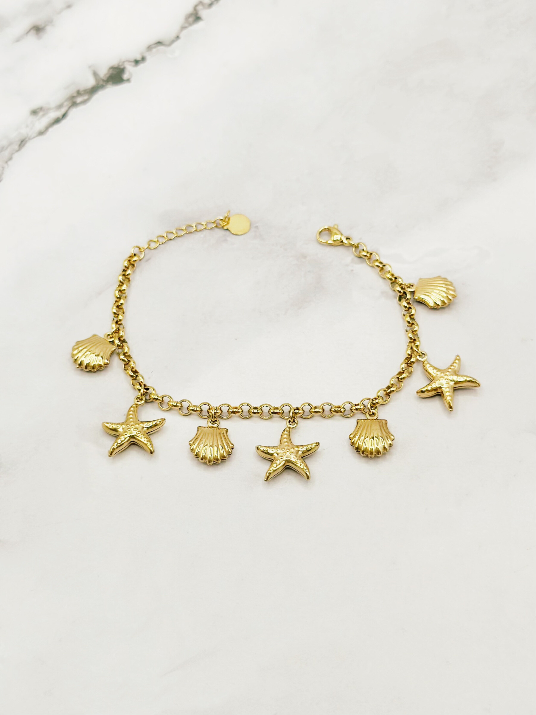 Grossista Emily - Bracciale in acciaio inossidabile regolabile con charms
