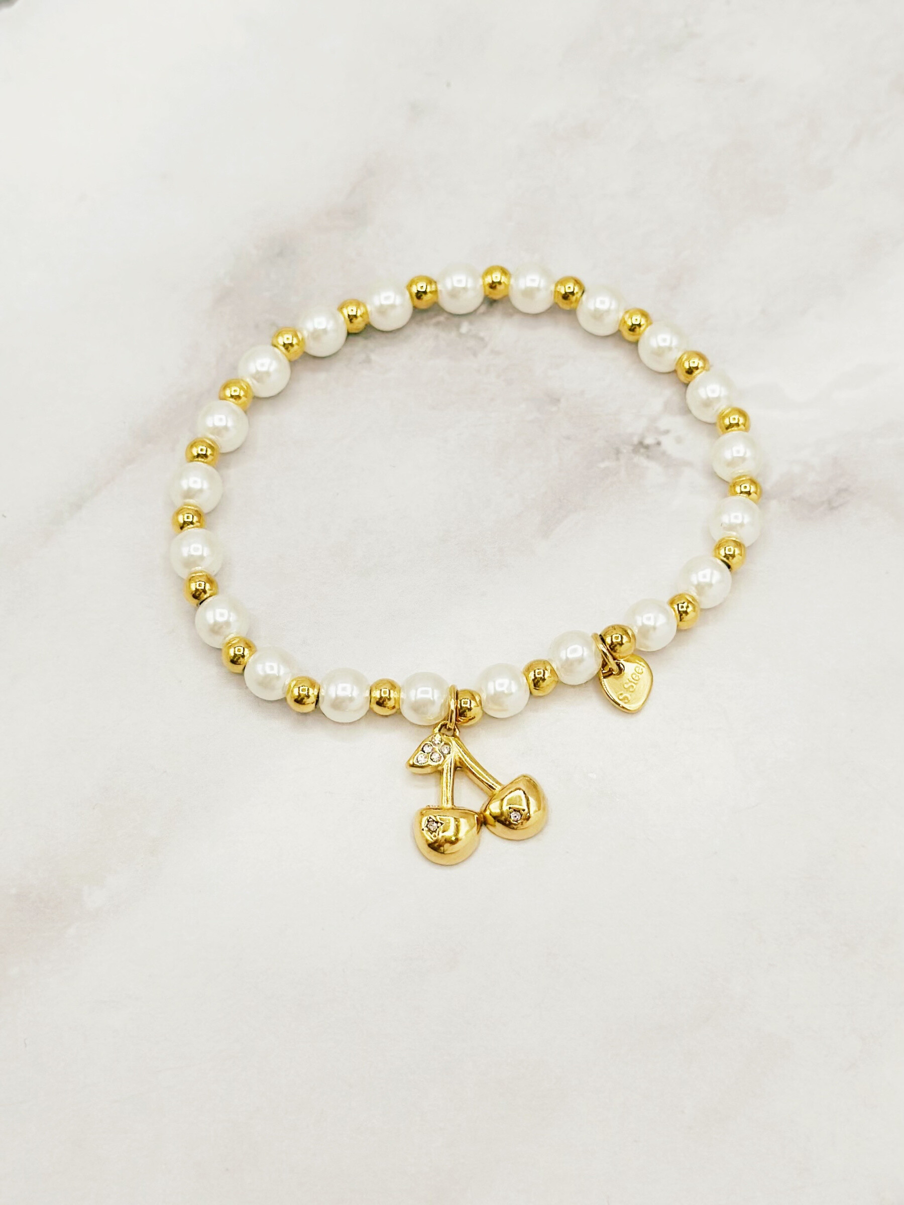 Grossista Emily - Bracciale in acciaio inossidabile regolabile con charms