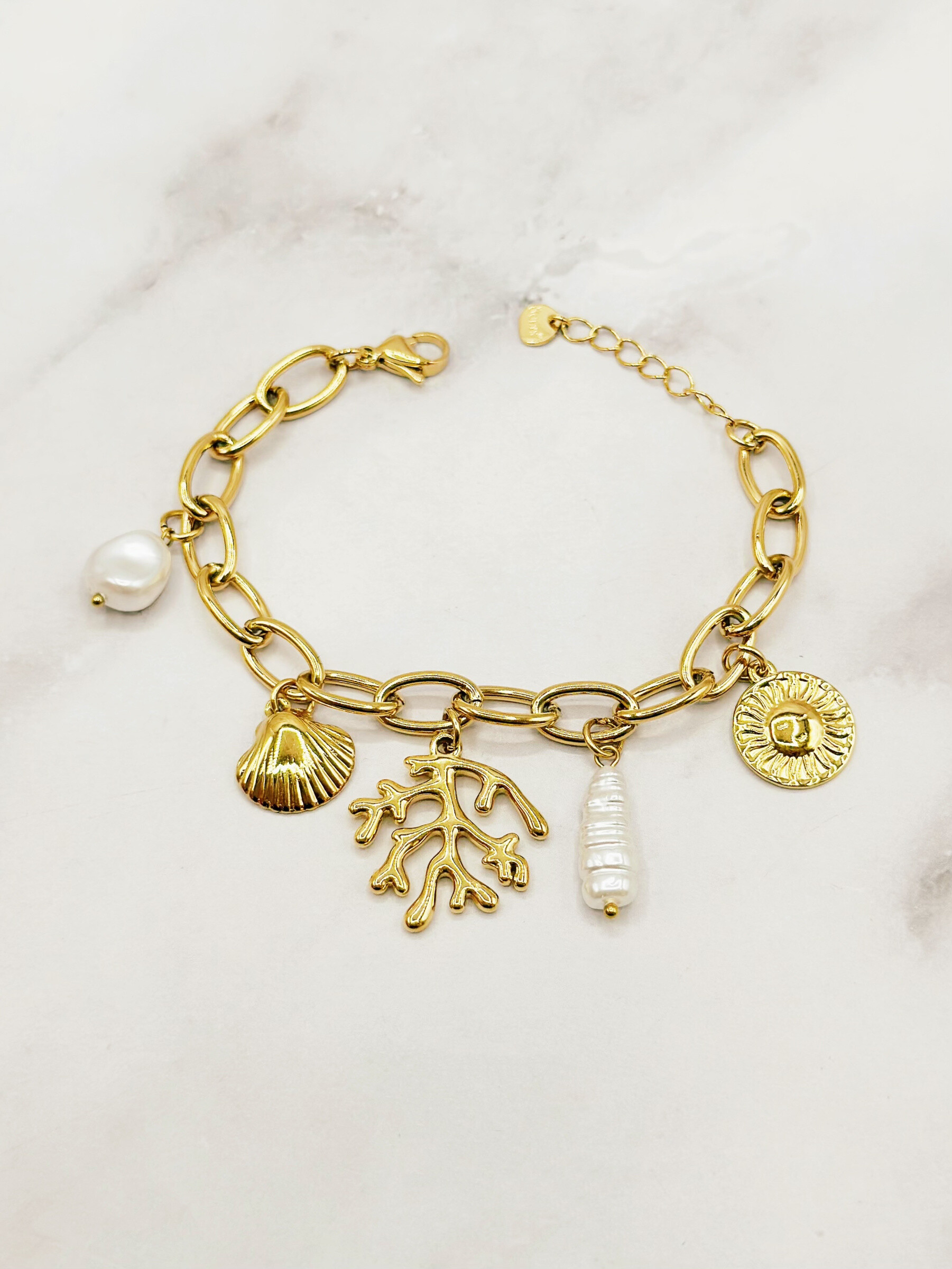 Grossista Emily - Bracciale in acciaio inossidabile regolabile con charms