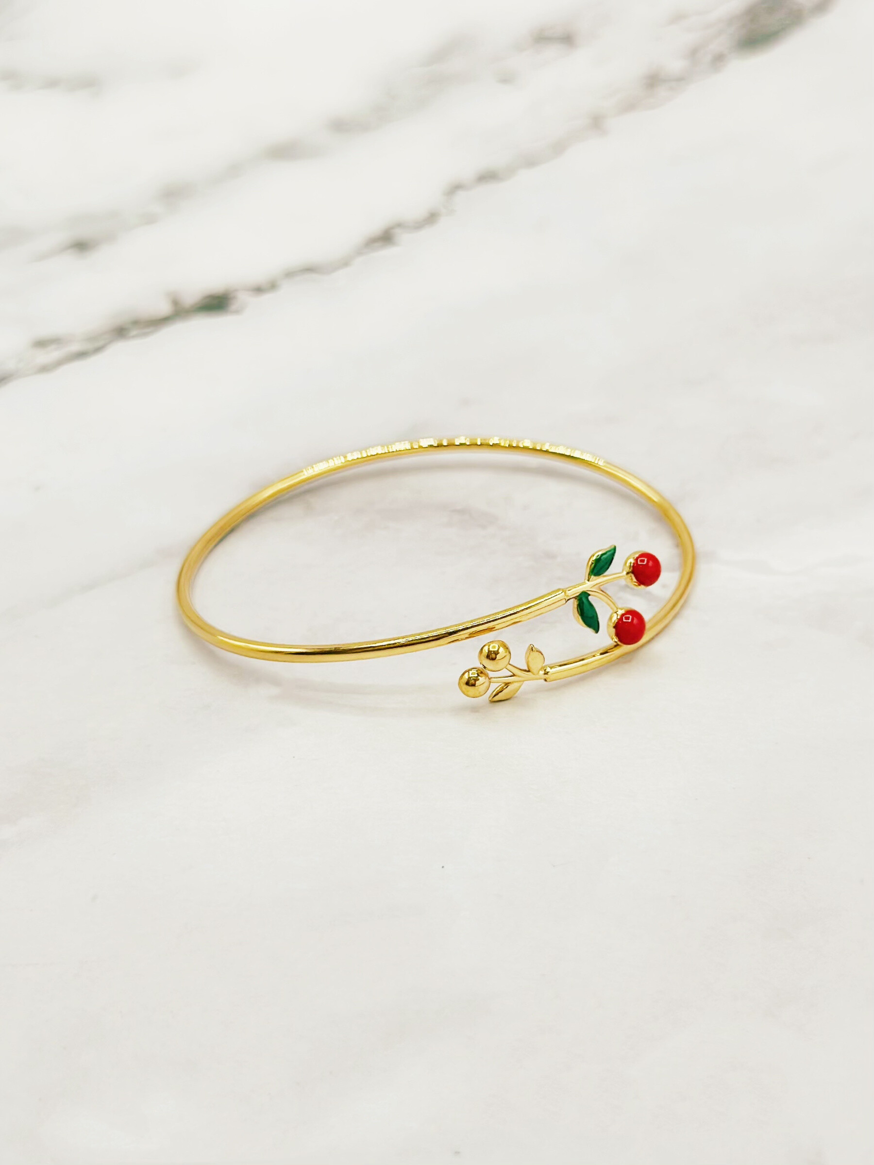 Grossista Emily - Bracciale in acciaio inossidabile con ciondoli aperti