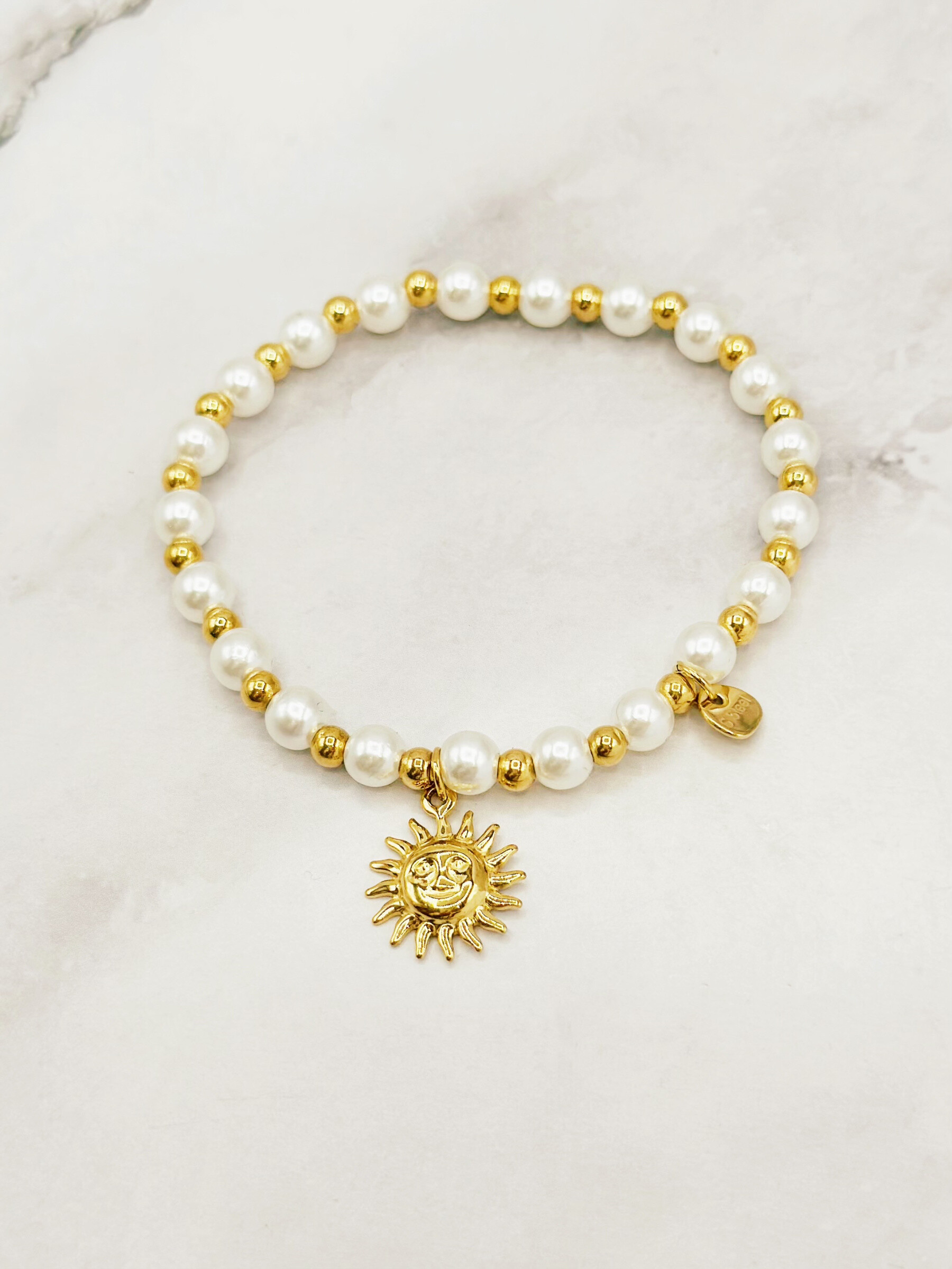 Grossista Emily - Bracciale in acciaio inossidabile regolabile con charms