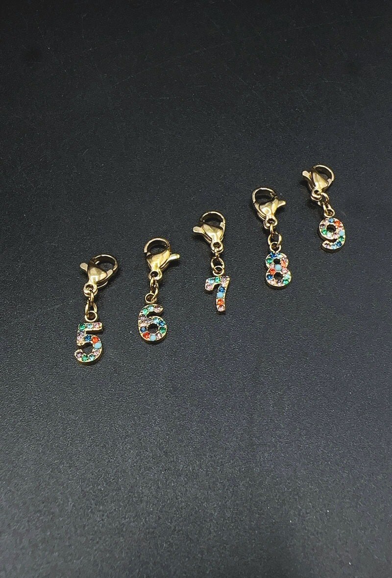 Großhändler Emily - Zahlen-Charm aus Edelstahl mit Strasssteinen