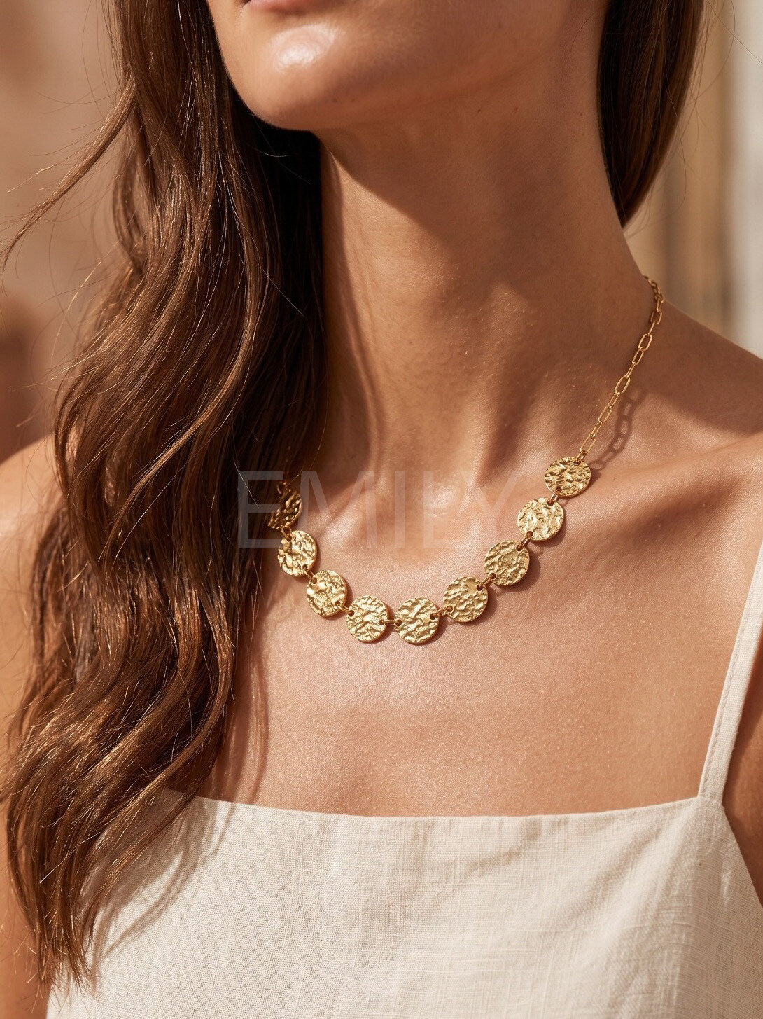 Mayorista Emily - Collar ajustable de acero inoxidable dorado con medallones redondos martillados