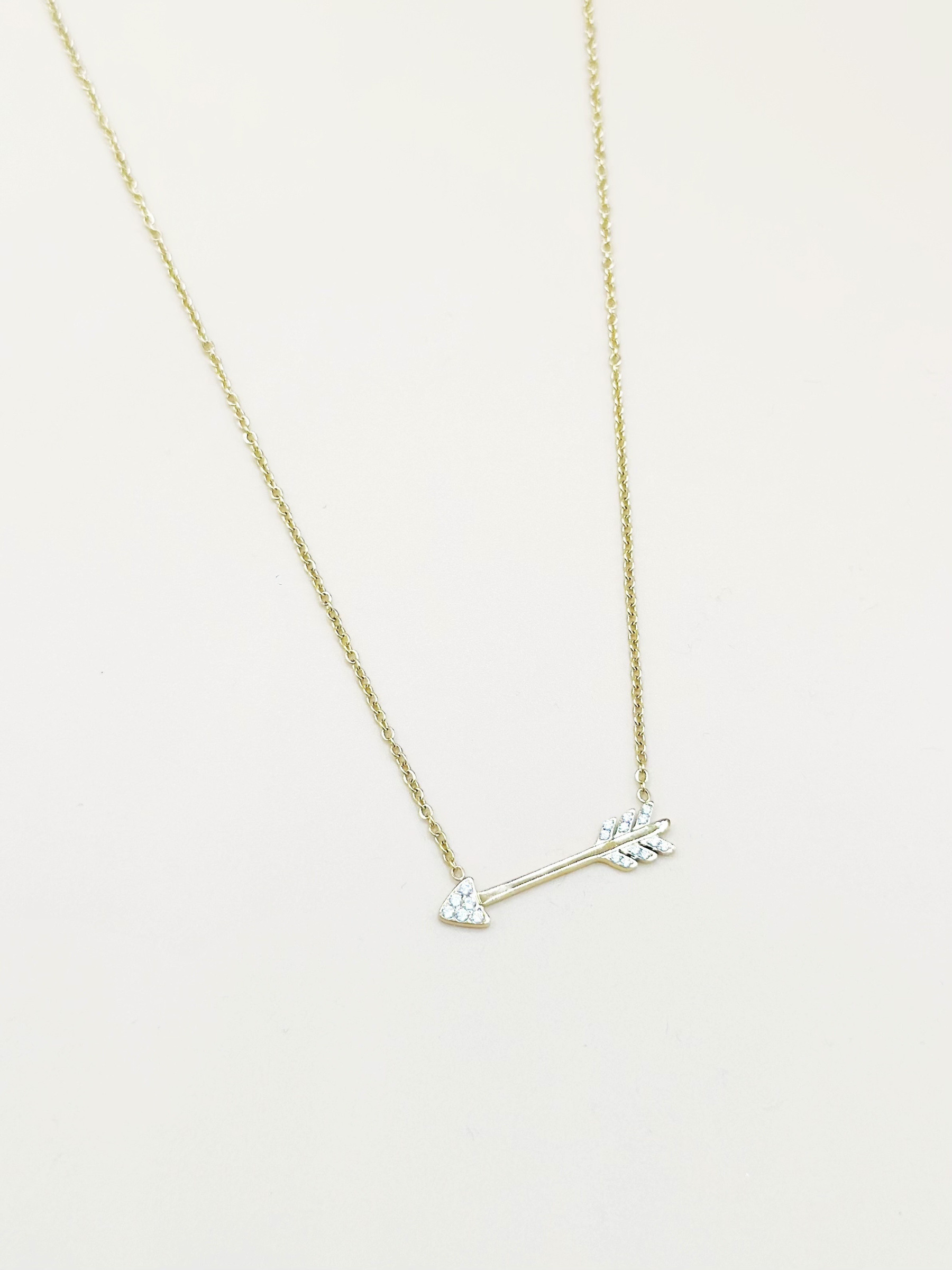 Mayorista Emily - Collar ajustable de acero inoxidable dorado Flecha de Zirconia