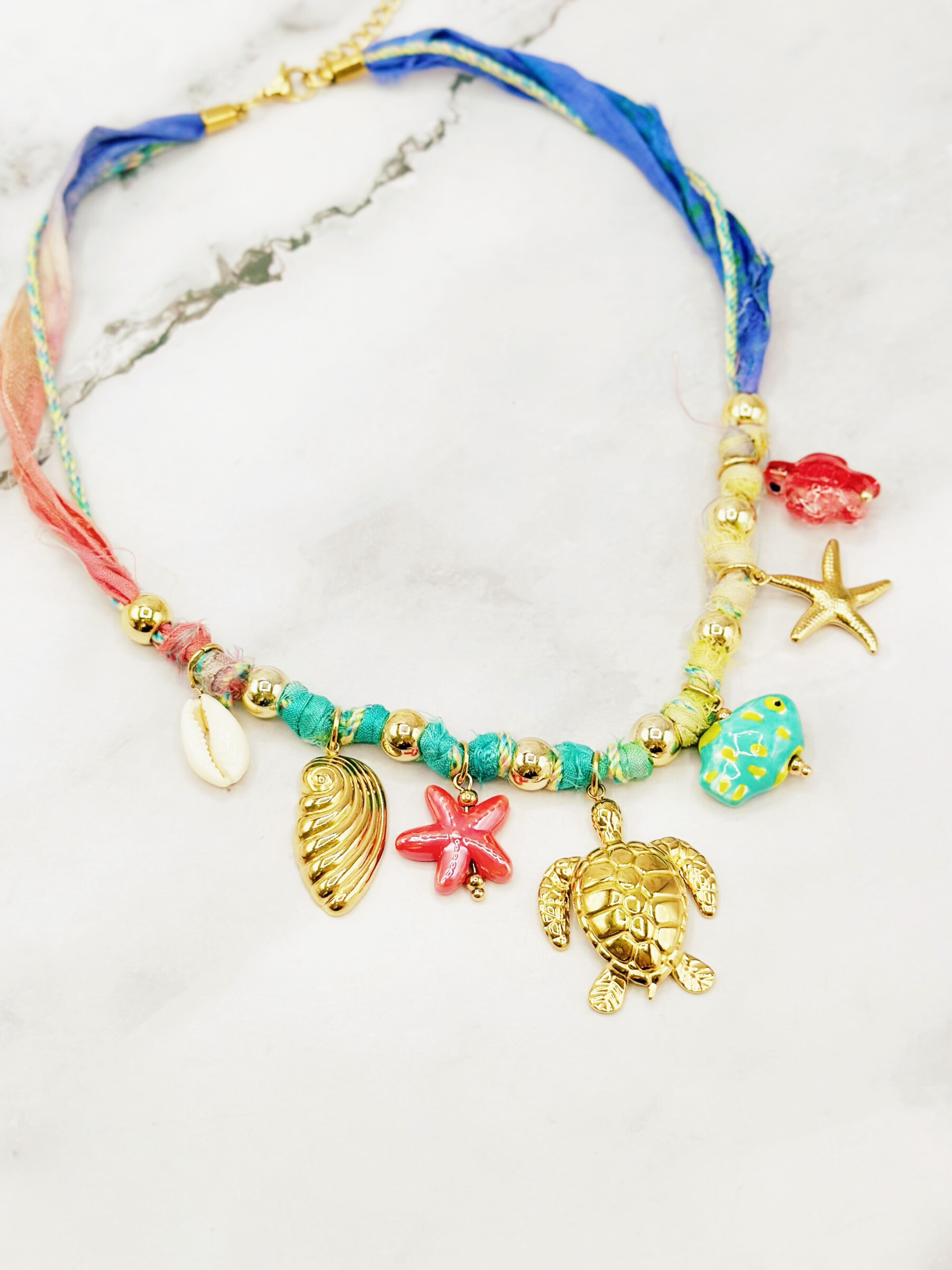Grossiste Emily - Collier en acier inoxydable ajustable Tissus Charms