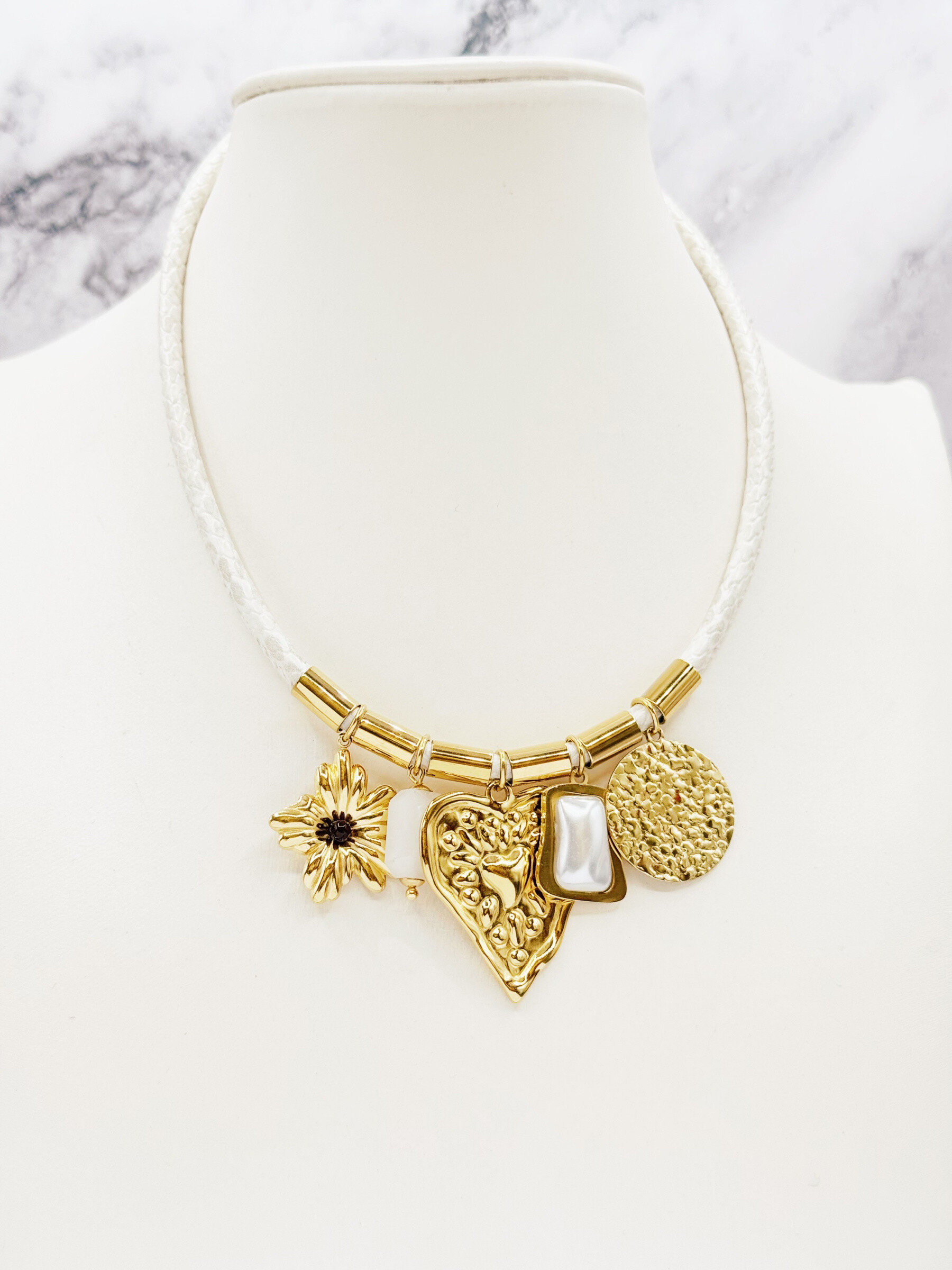 Grossiste Emily - Collier ajustable en acier inoxydable Charms