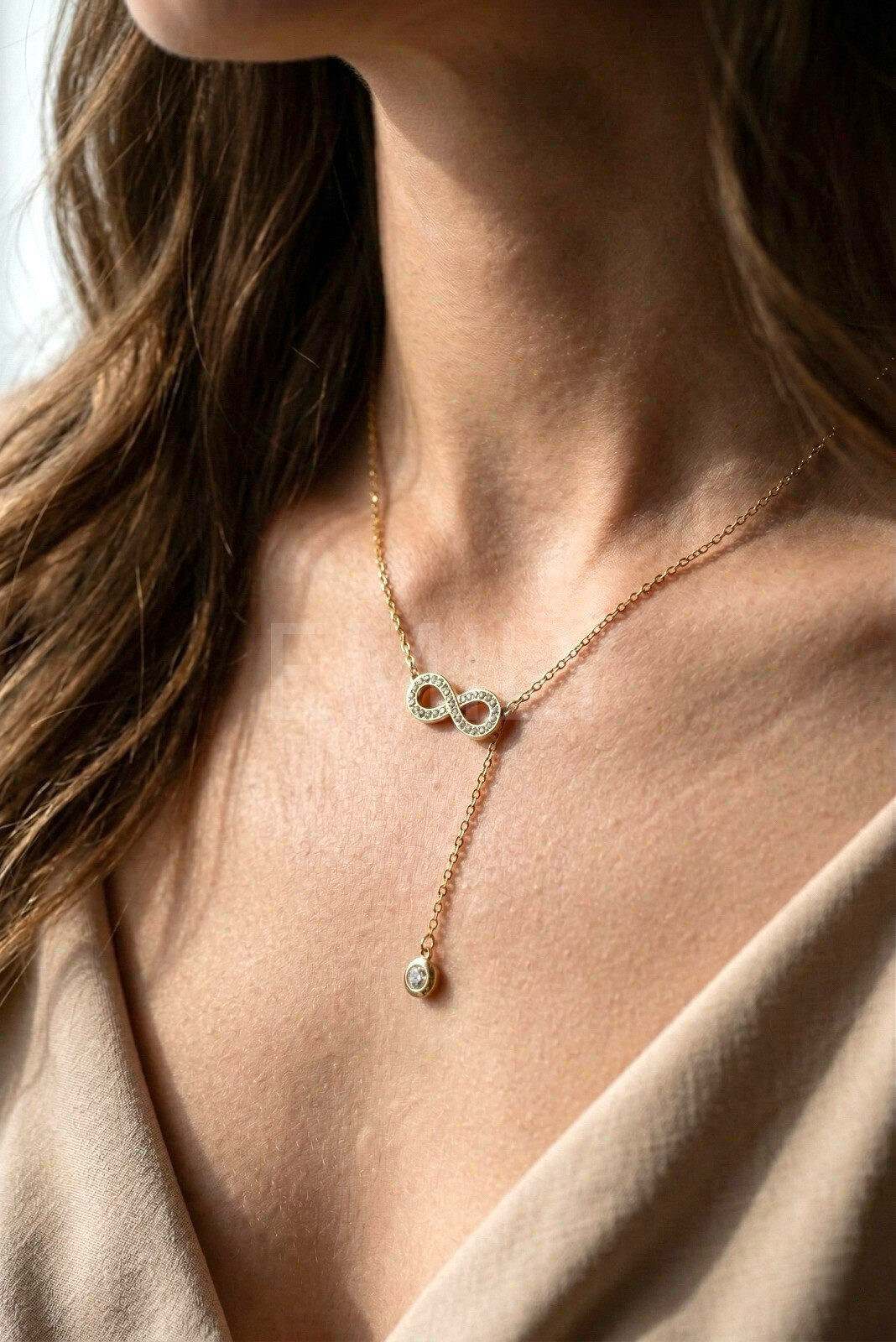 Grossista Emily - Collana regolabile in acciaio inossidabile con strass infinito