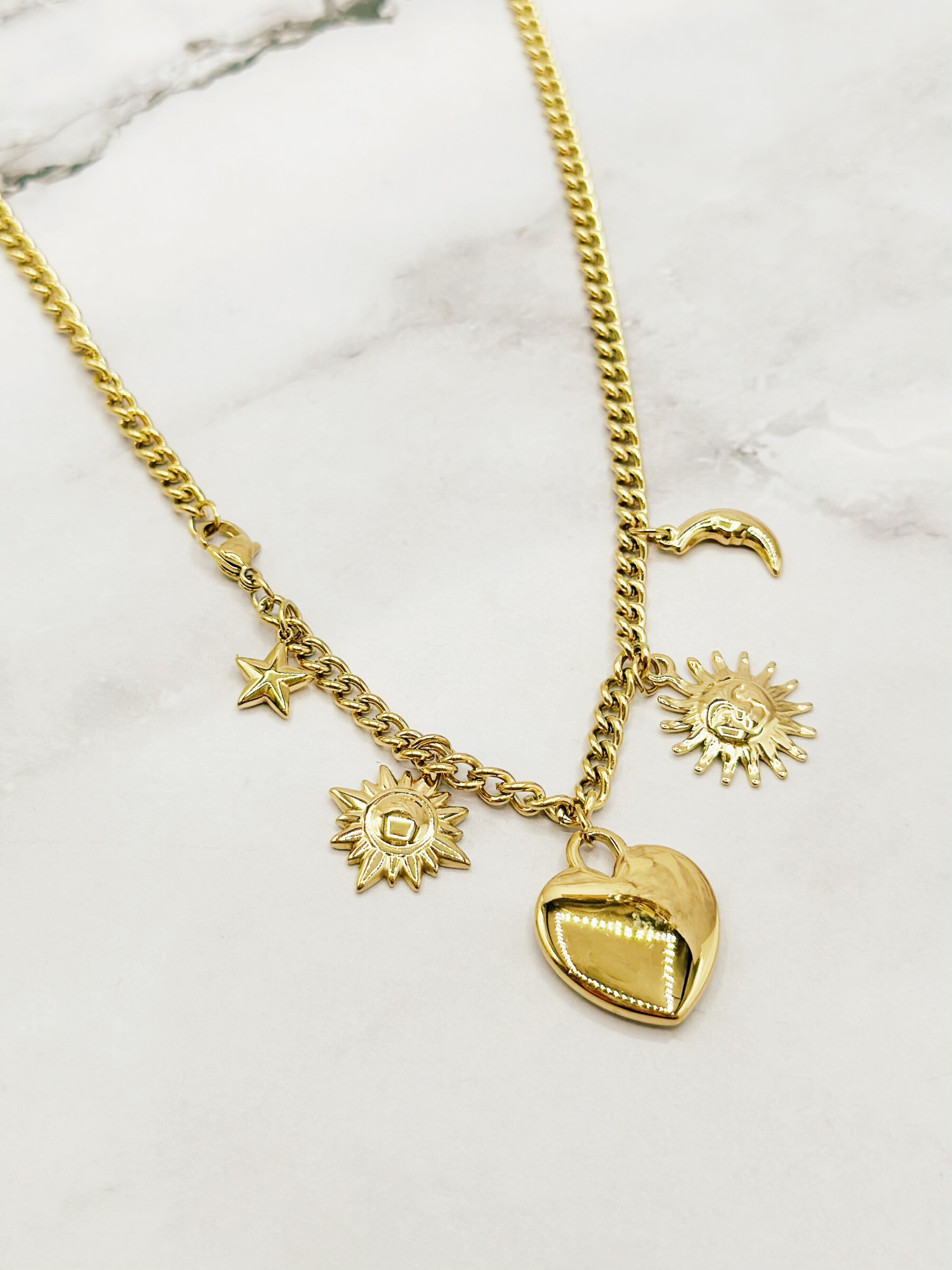 Grossiste Emily - Collier en acier inoxydable Charms Cœurs