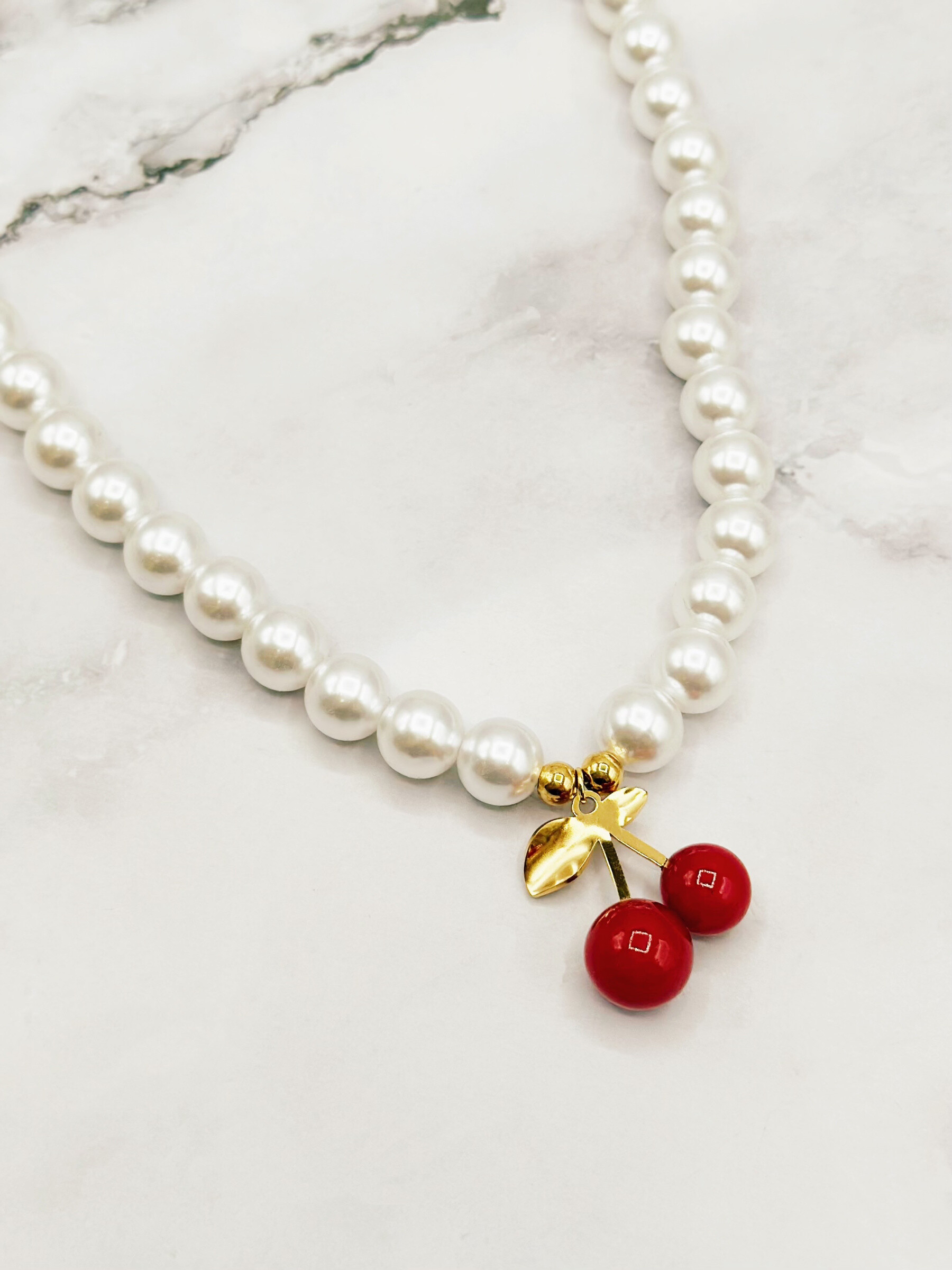 Grossiste Emily - Collier en acier inoxydable Cerise Perles
