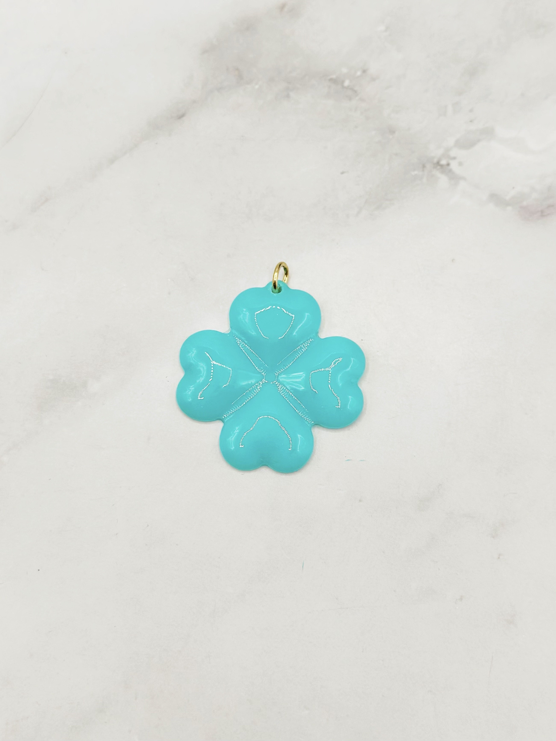 Wholesaler Emily - Shiny Resin Flower Pendant