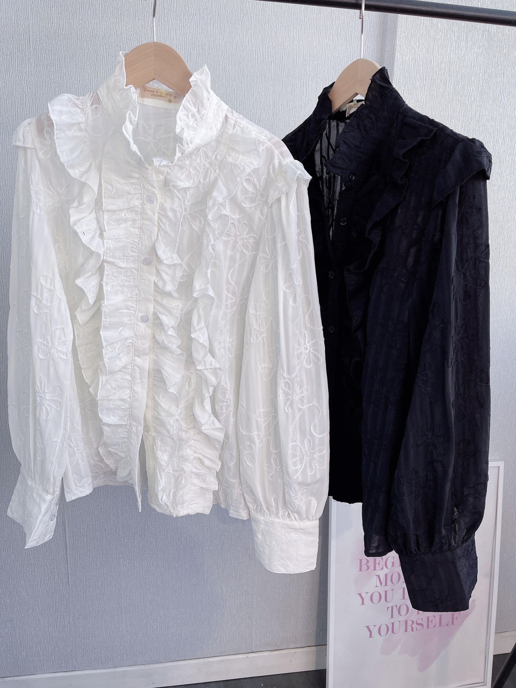 Wholesaler Emma & Ashley design - SHIRT WITH FLOWER EMBROIDERY
